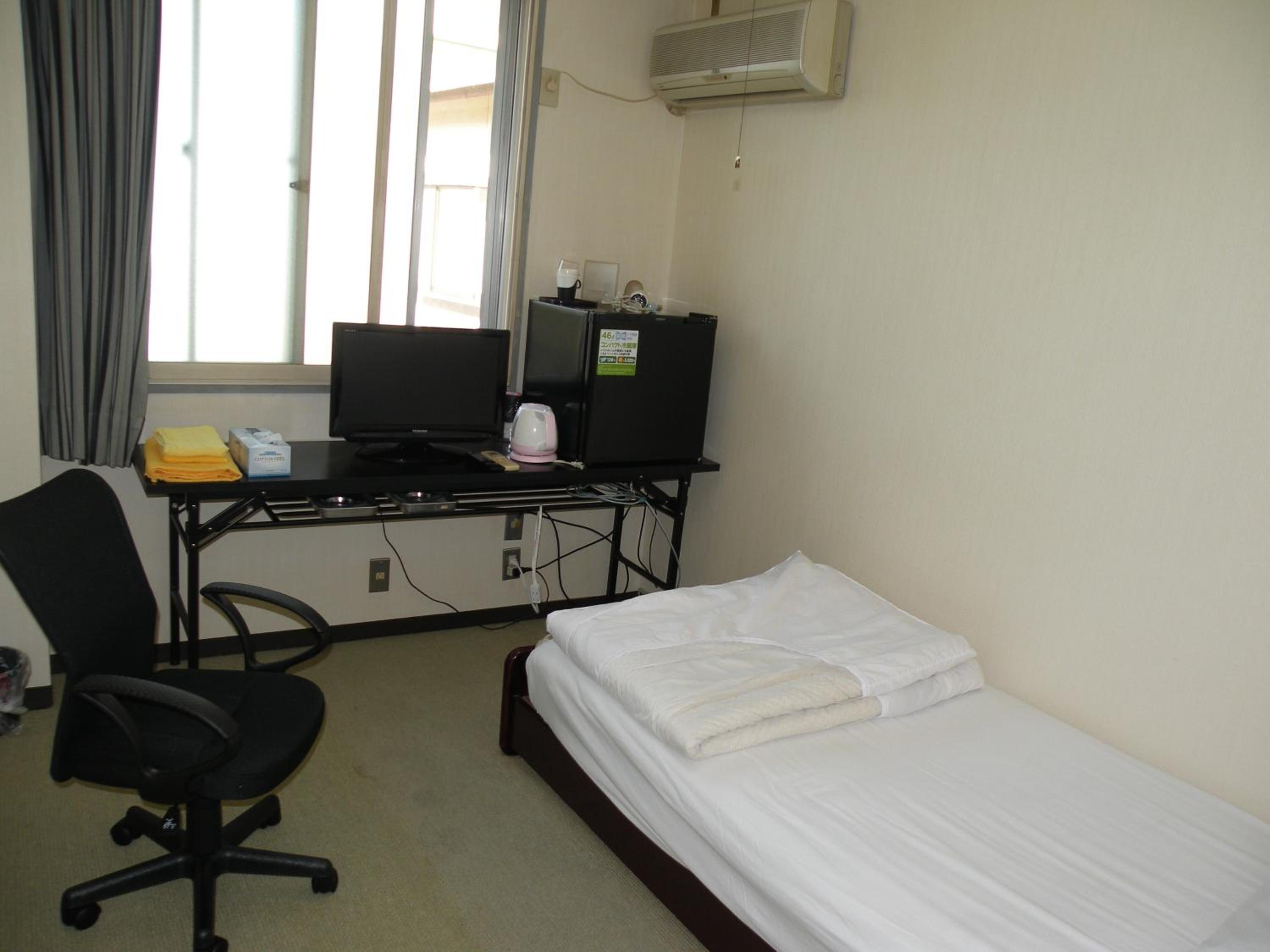 Twin Room - Photo 1