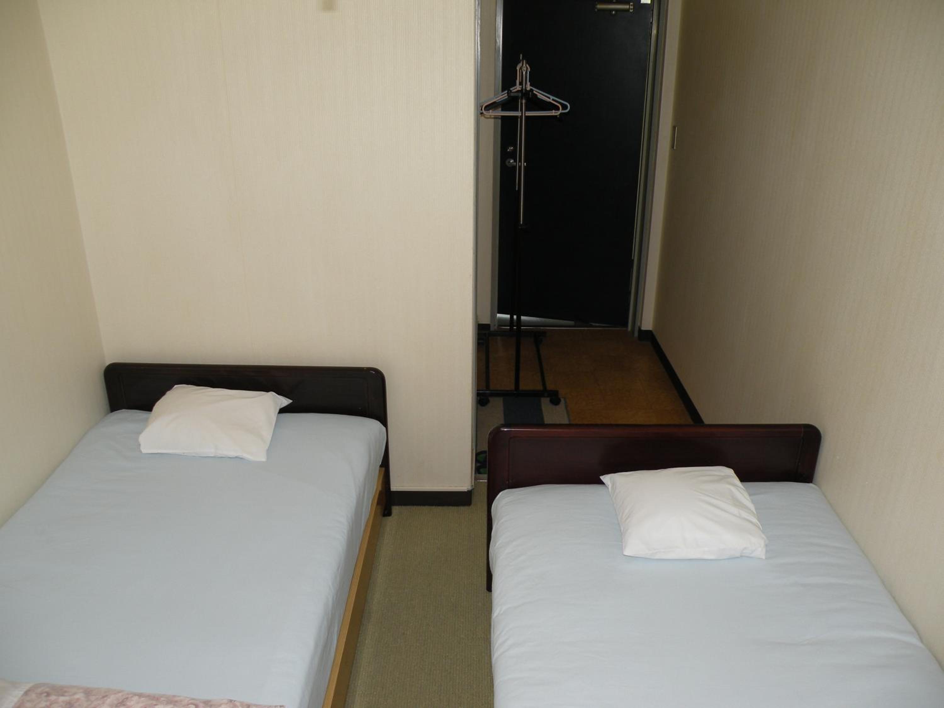 Twin Room - Photo 14