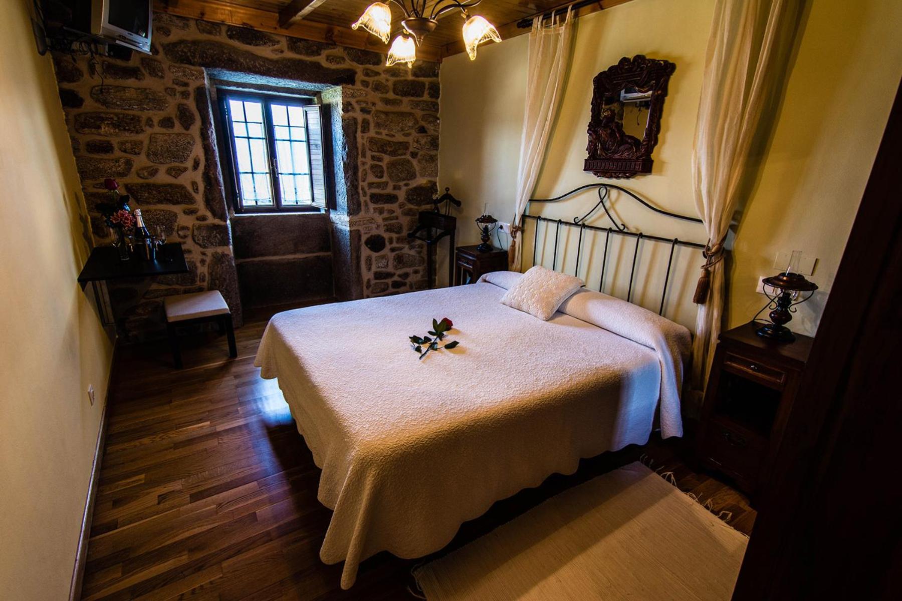 Double Room - Photo 7