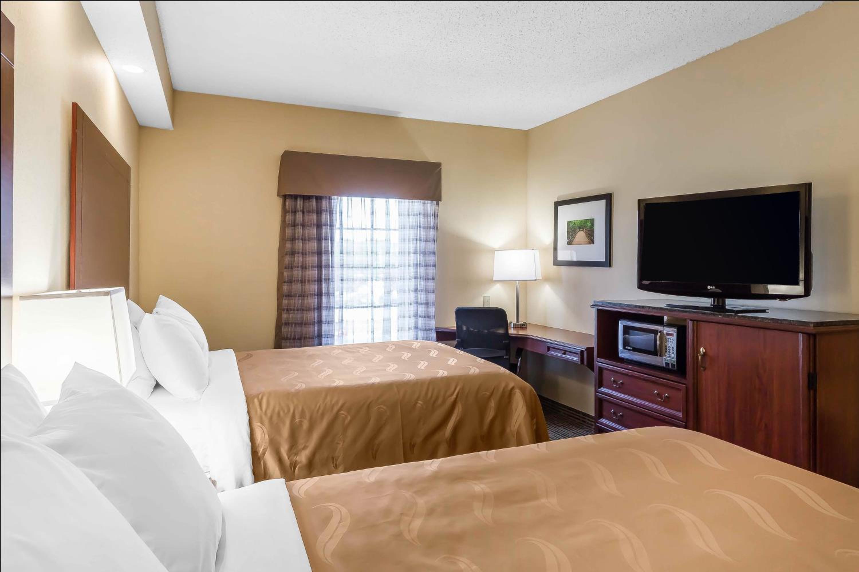 Double Room with Two Double Beds - Non-Smoking photo 3