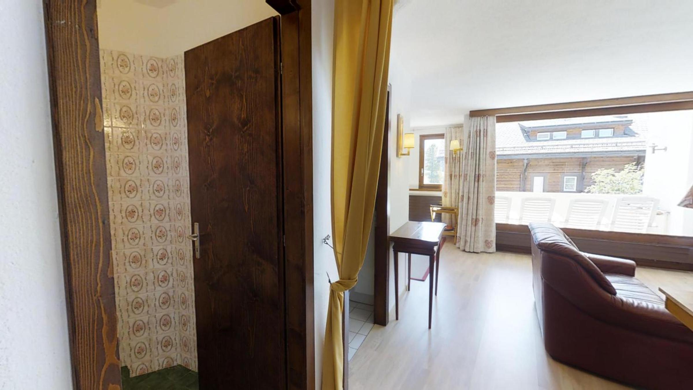 Apartment with Mountain View photo 3