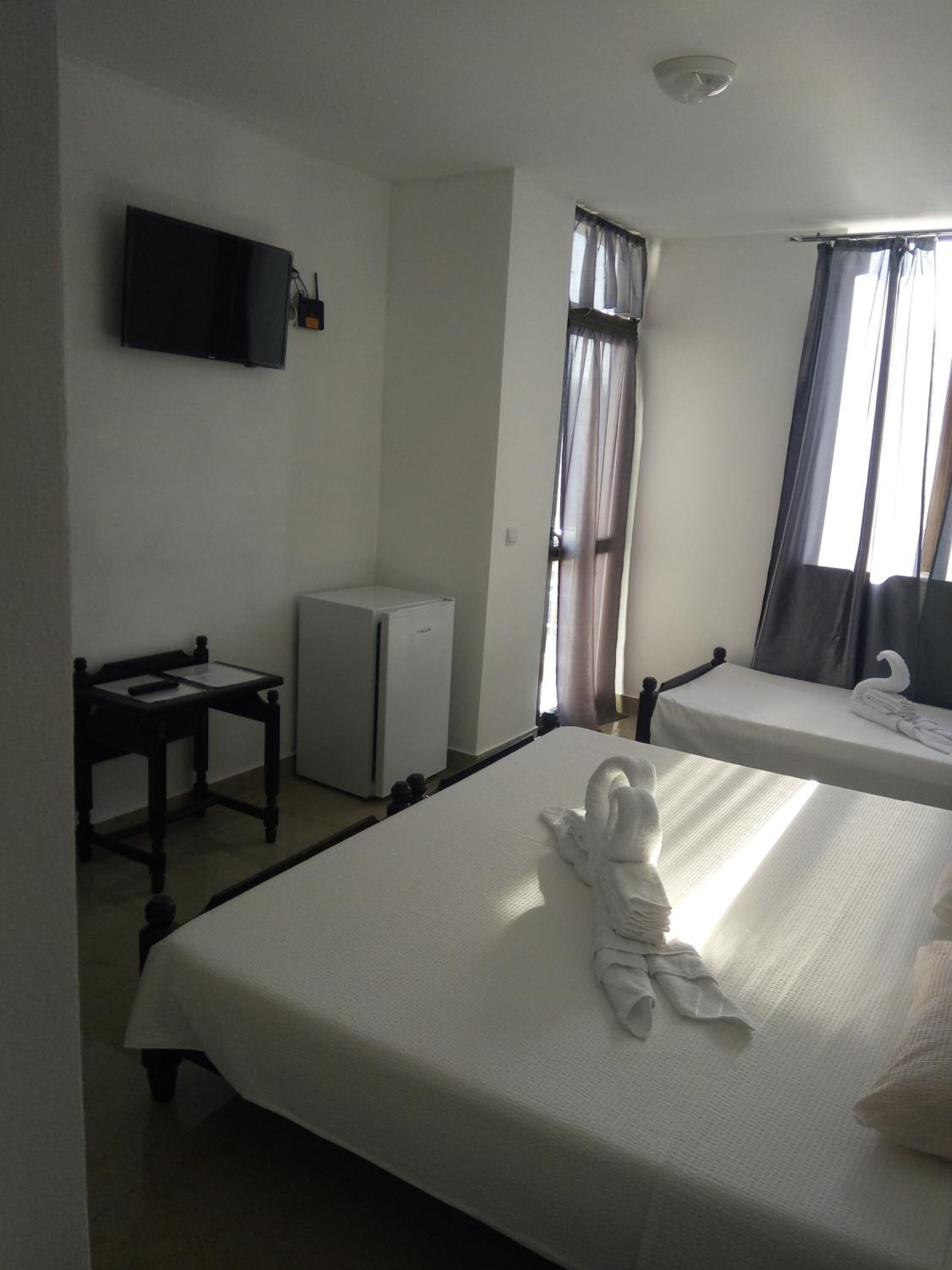 Triple Room with Partial Sea View and Balcony photo 2
