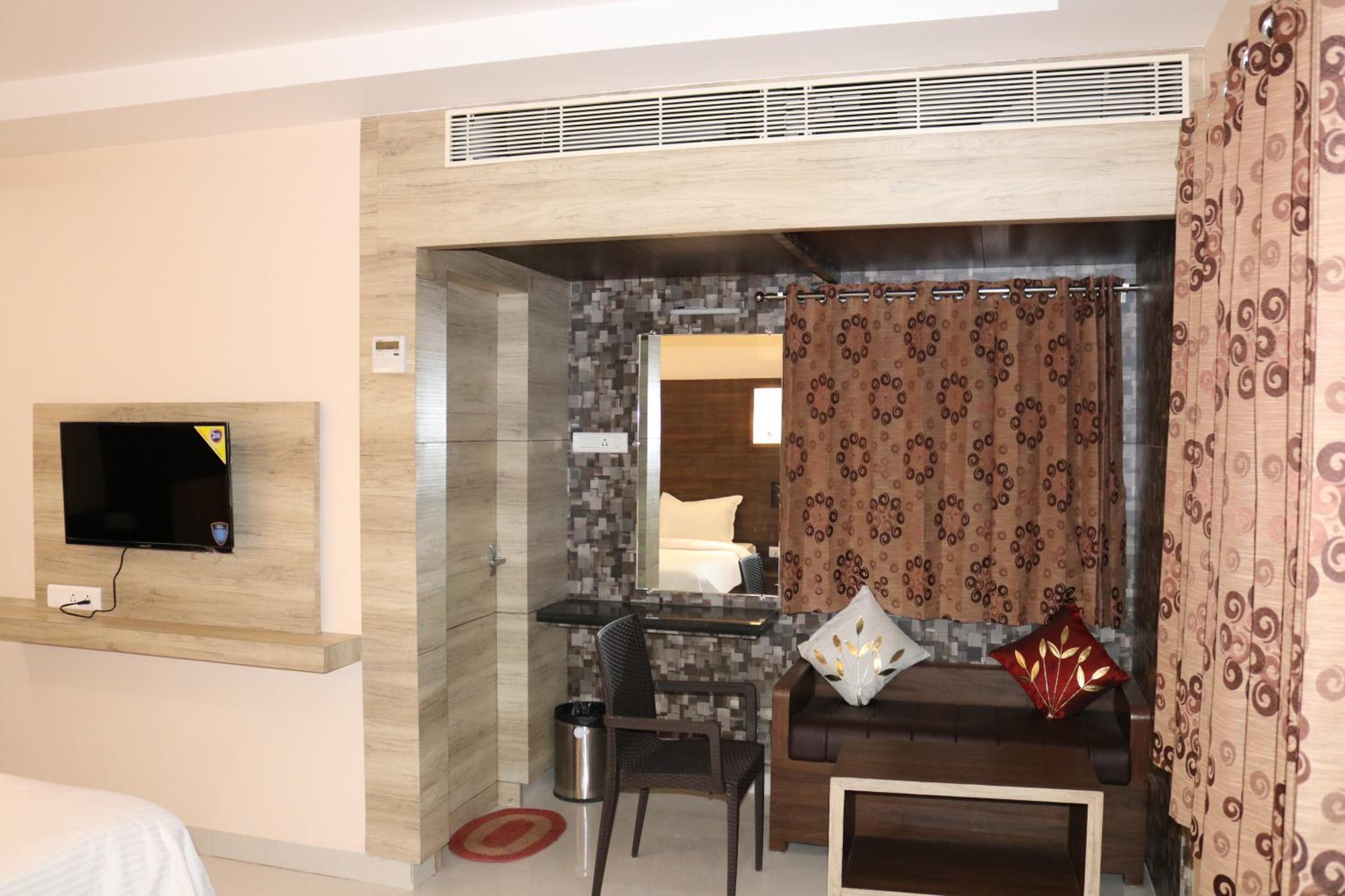 Deluxe Triple Room photo 2