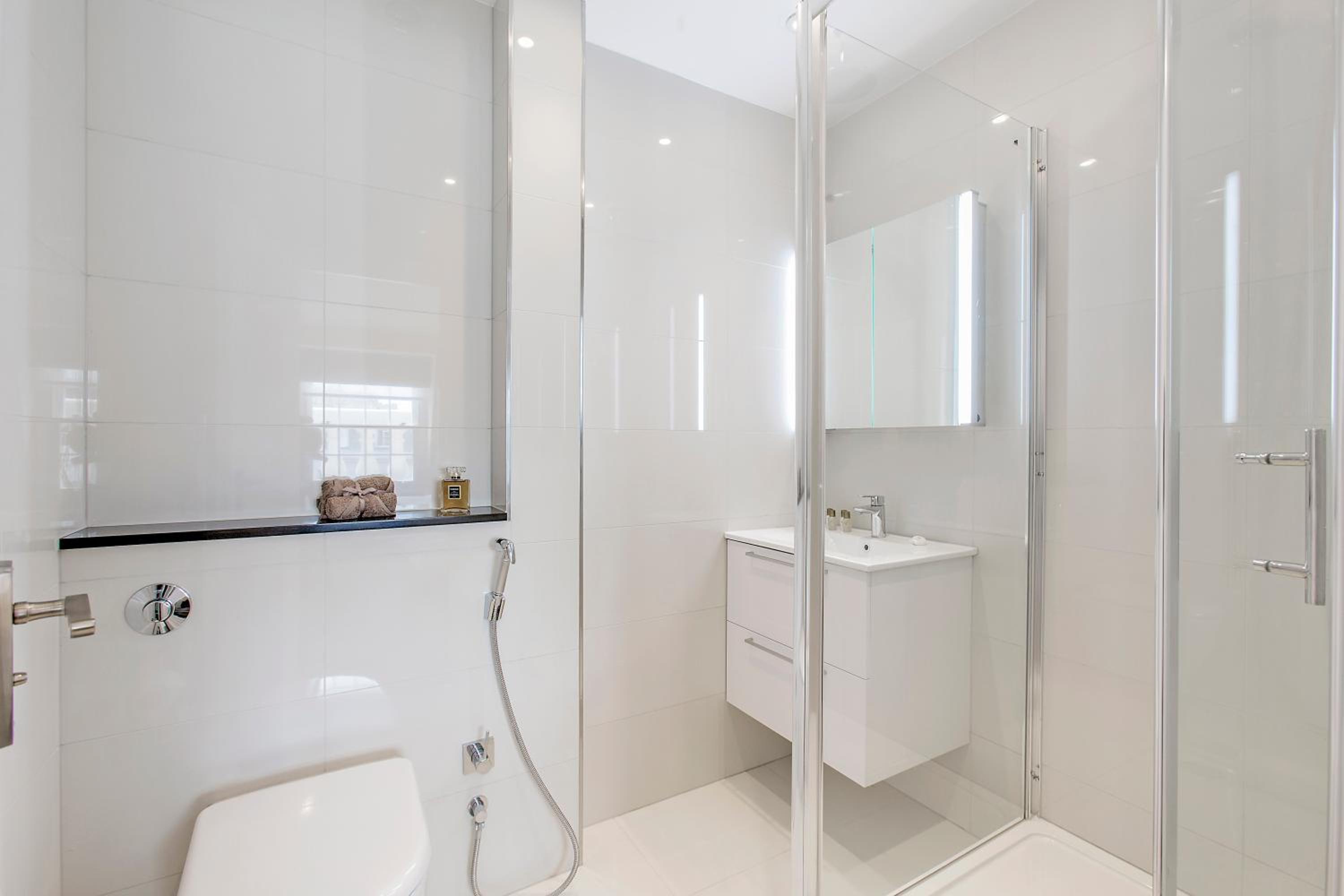 Three Bedroom Penthouse with Balcony photo 3