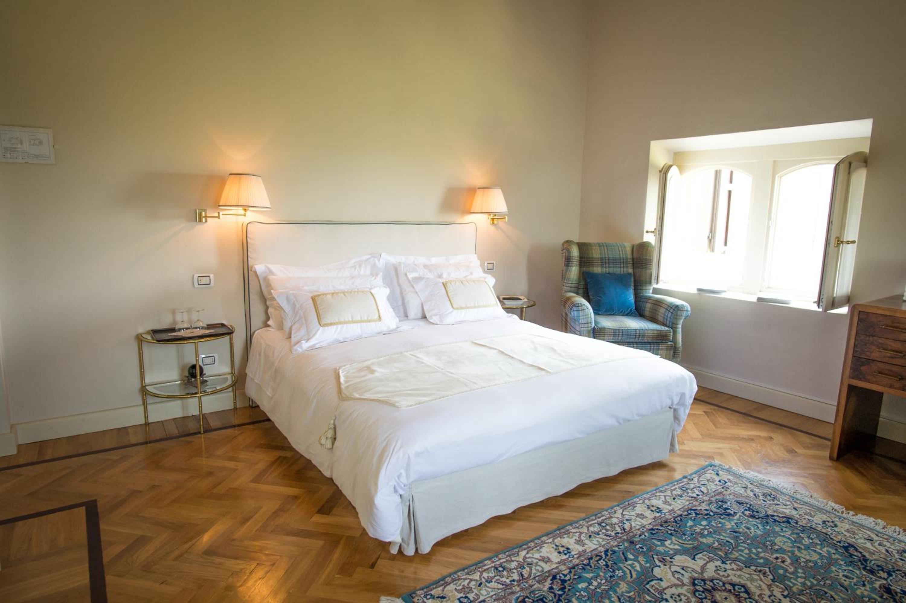 Deluxe Double Room photo 3
