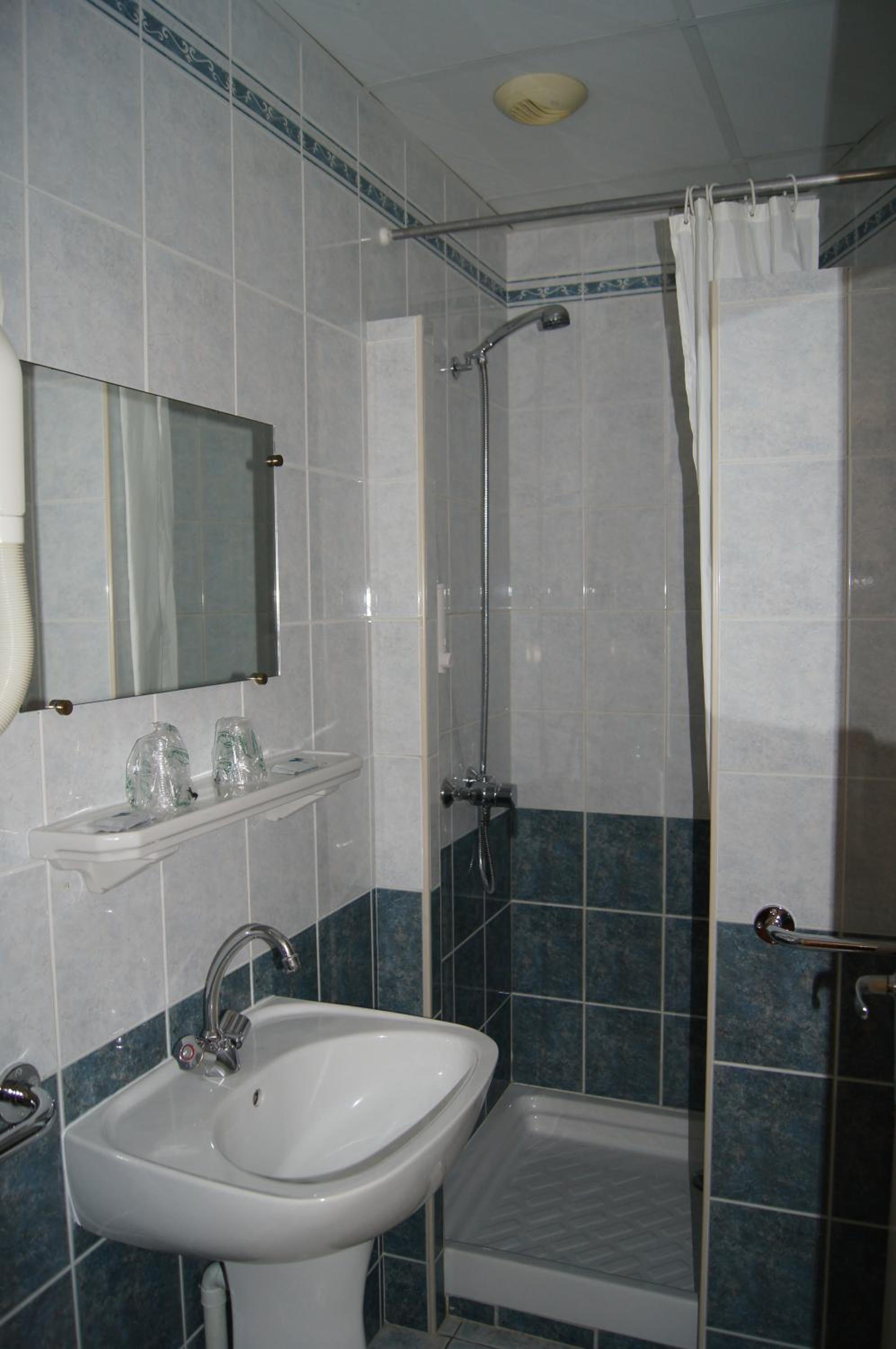 Double Room - Photo 3