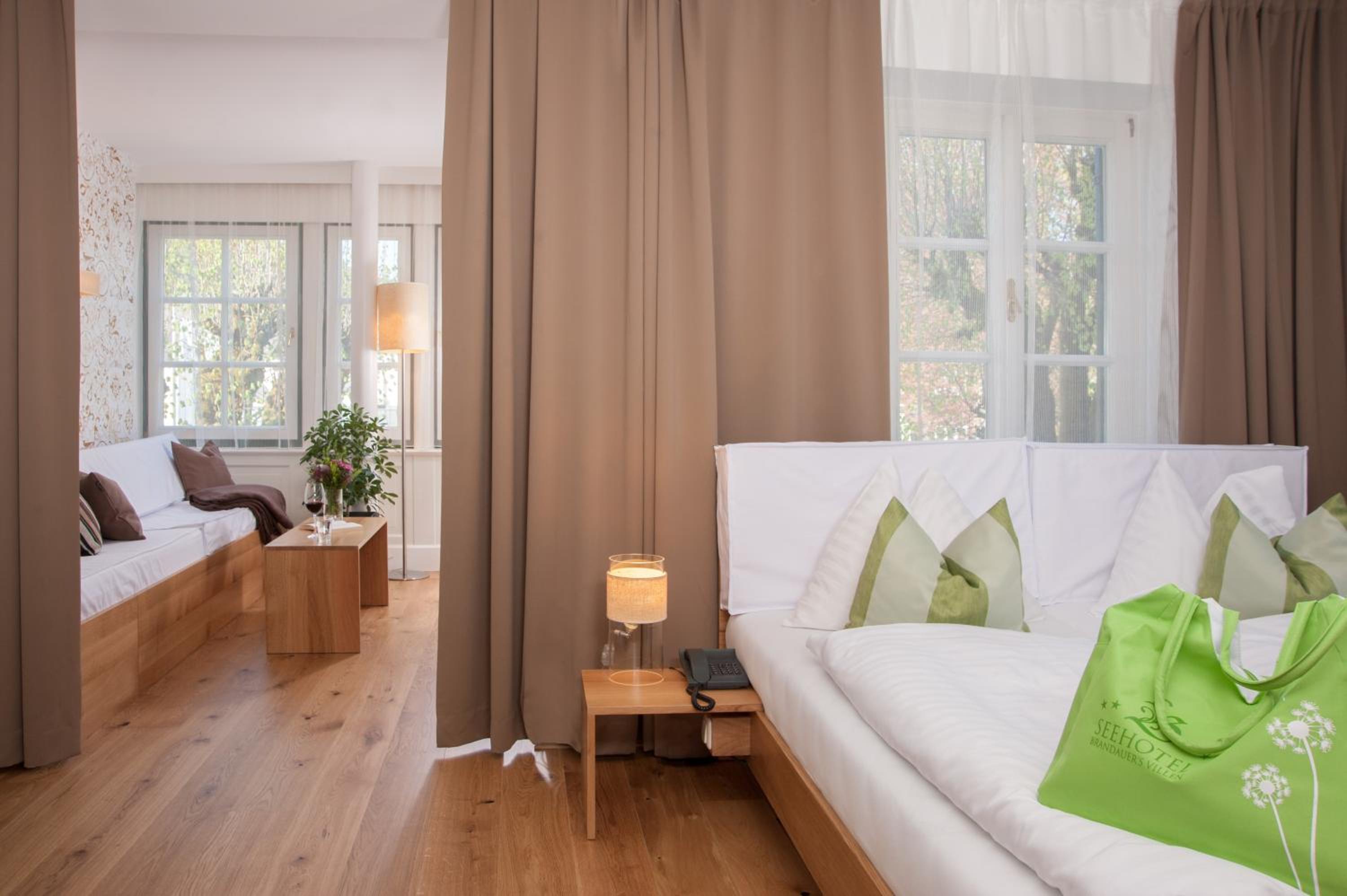 Double Room with Mountain View - Photo 9