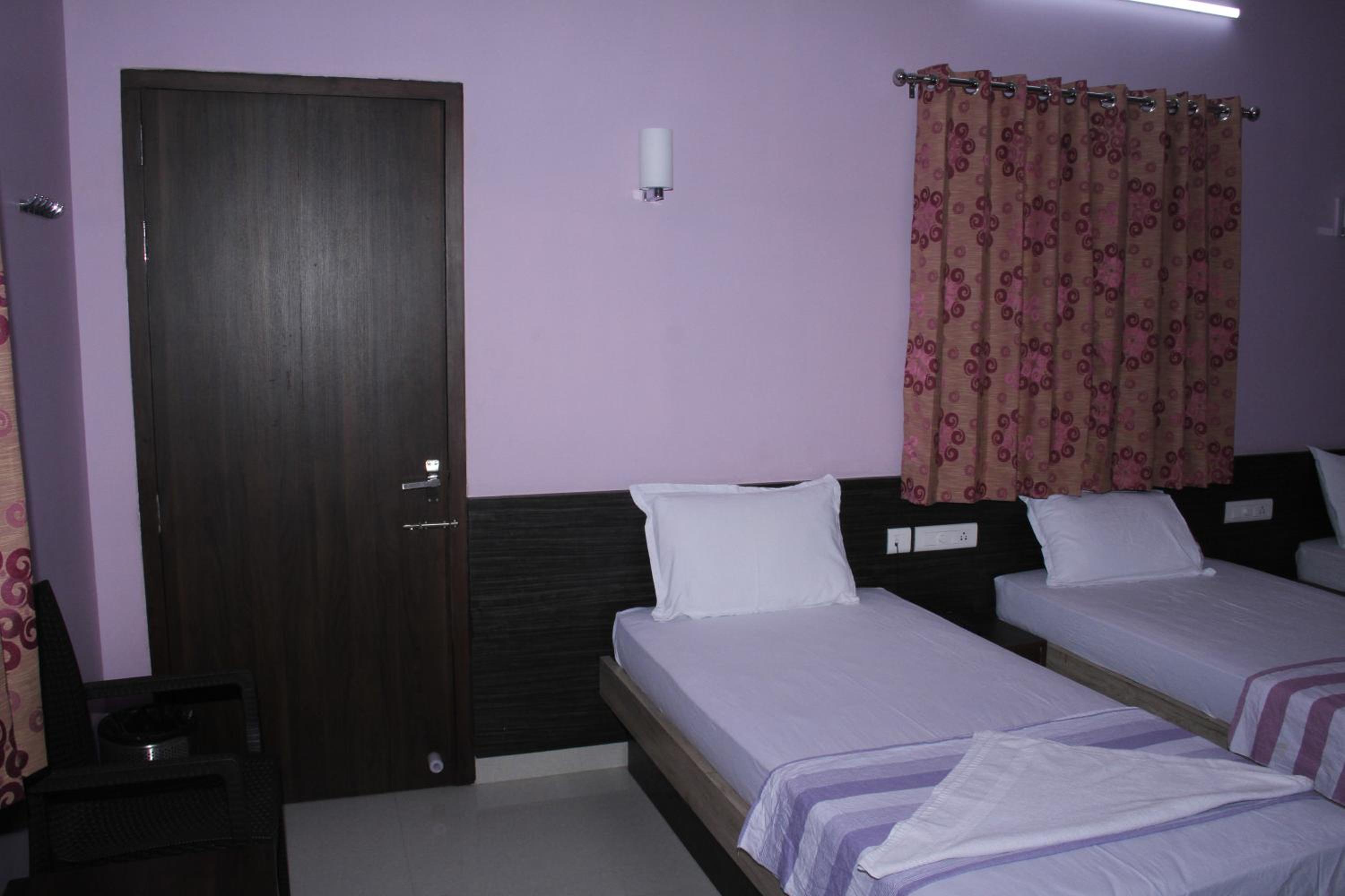 Standard Triple Room photo 3