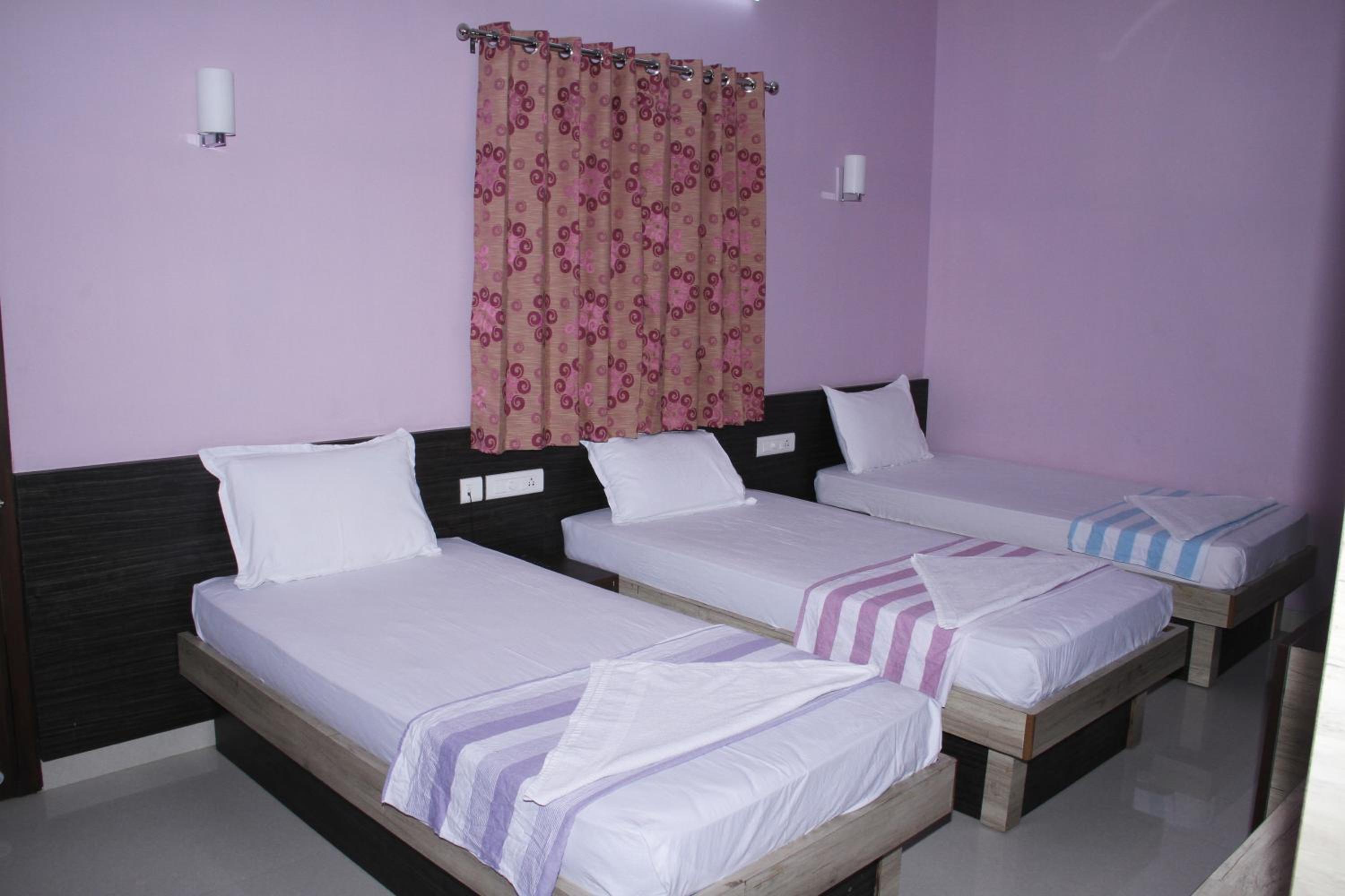 Standard Triple Room photo 2