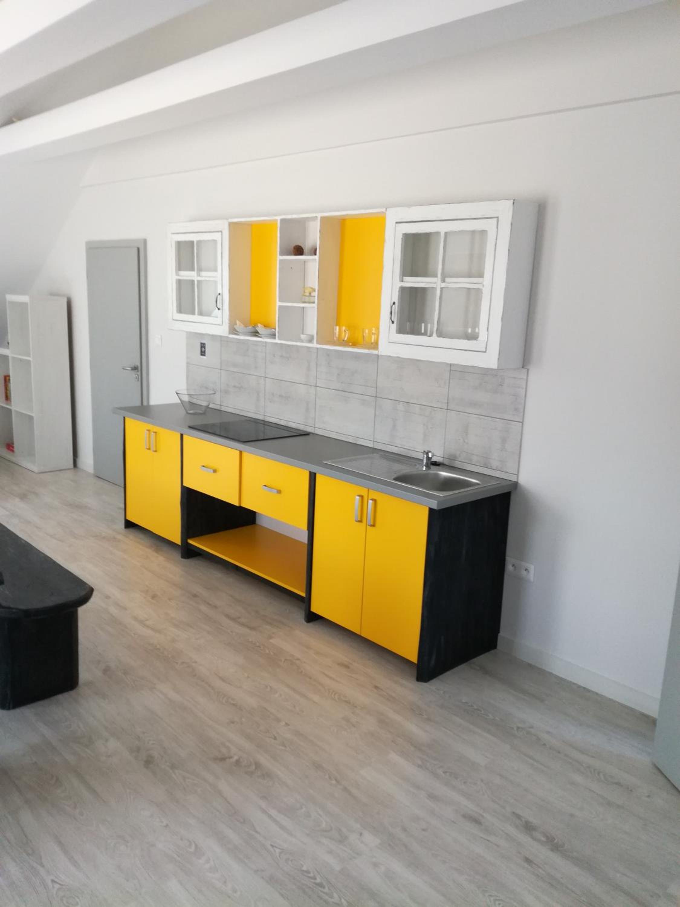 Studio Apartment - Photo 2
