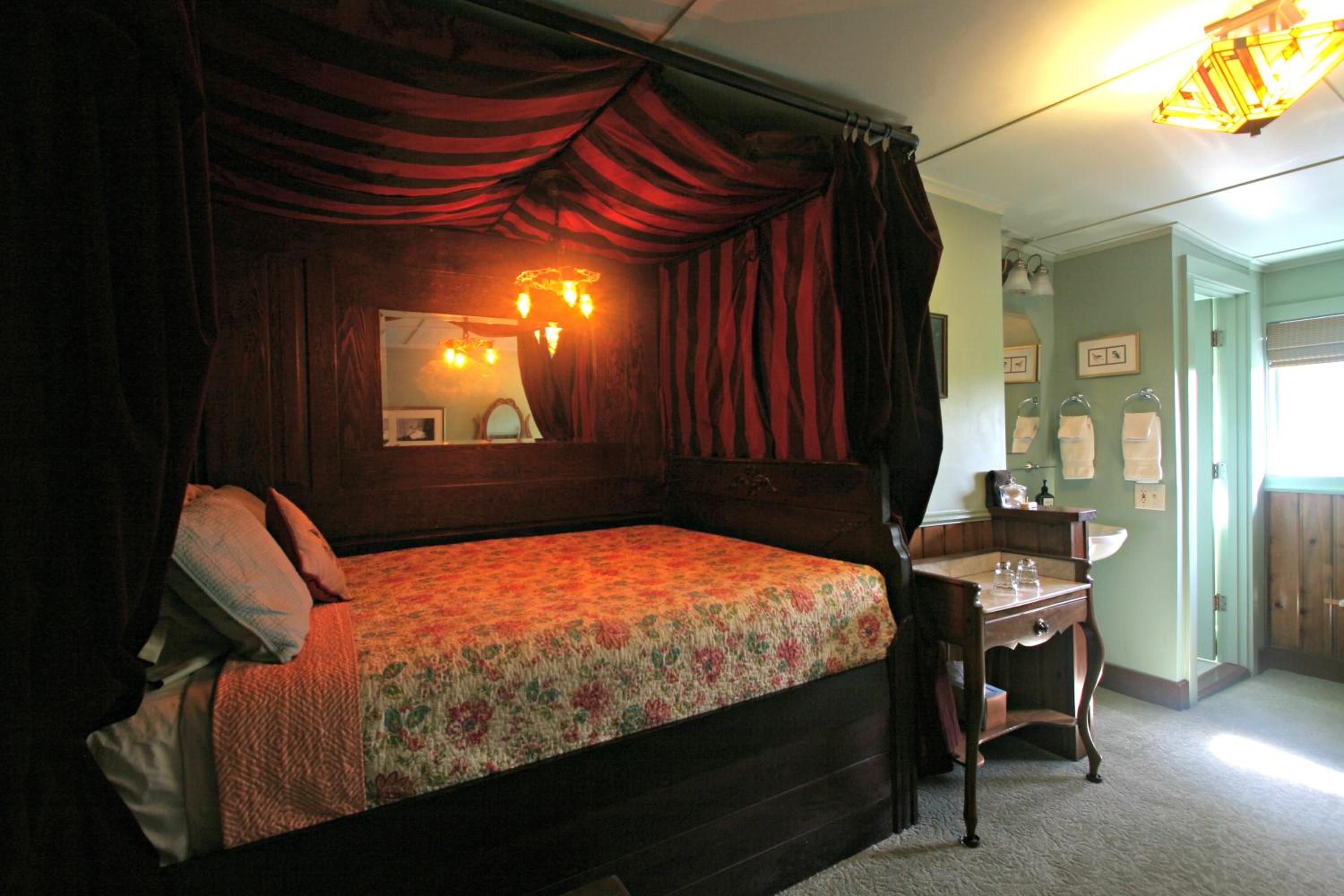 Double or Twin Room with View