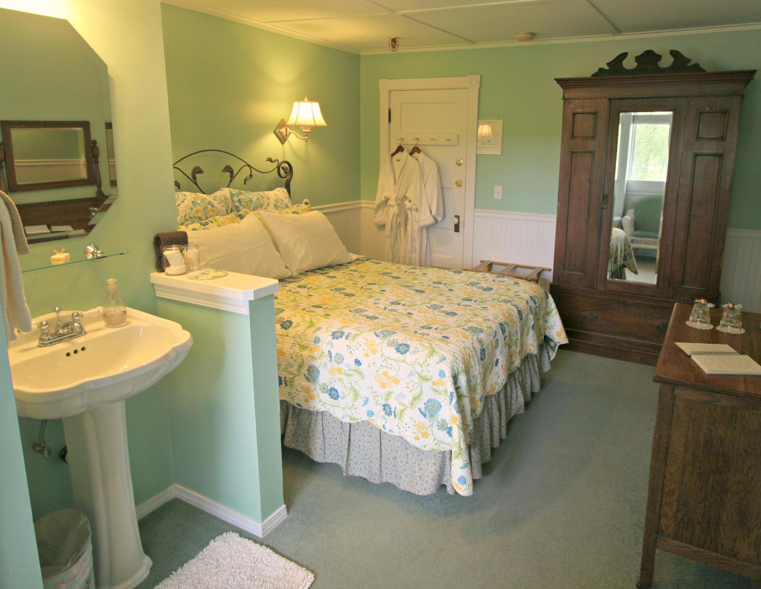 Queen Room