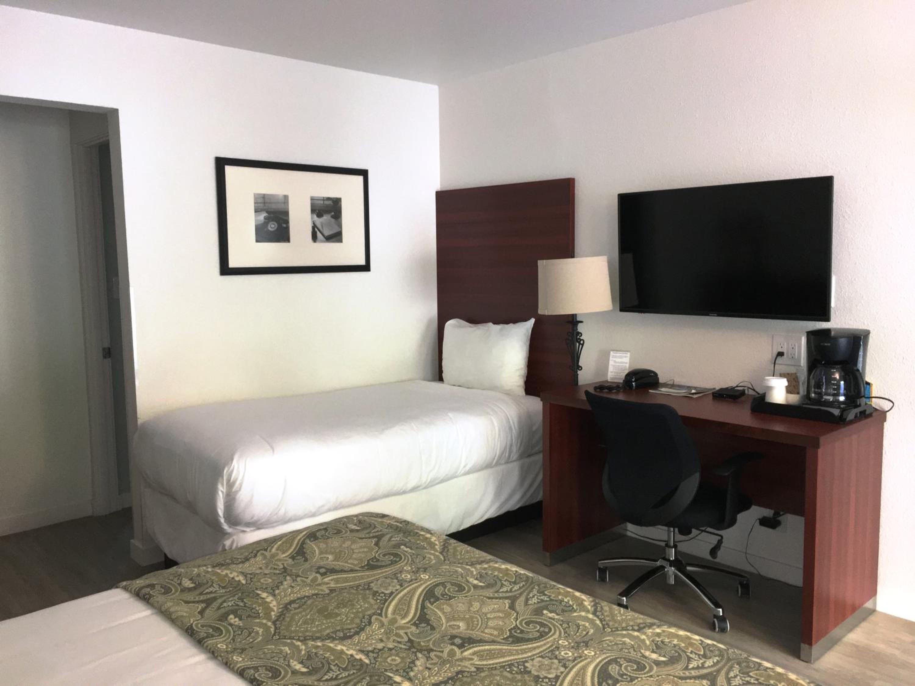 Standard Triple Room - Photo 2
