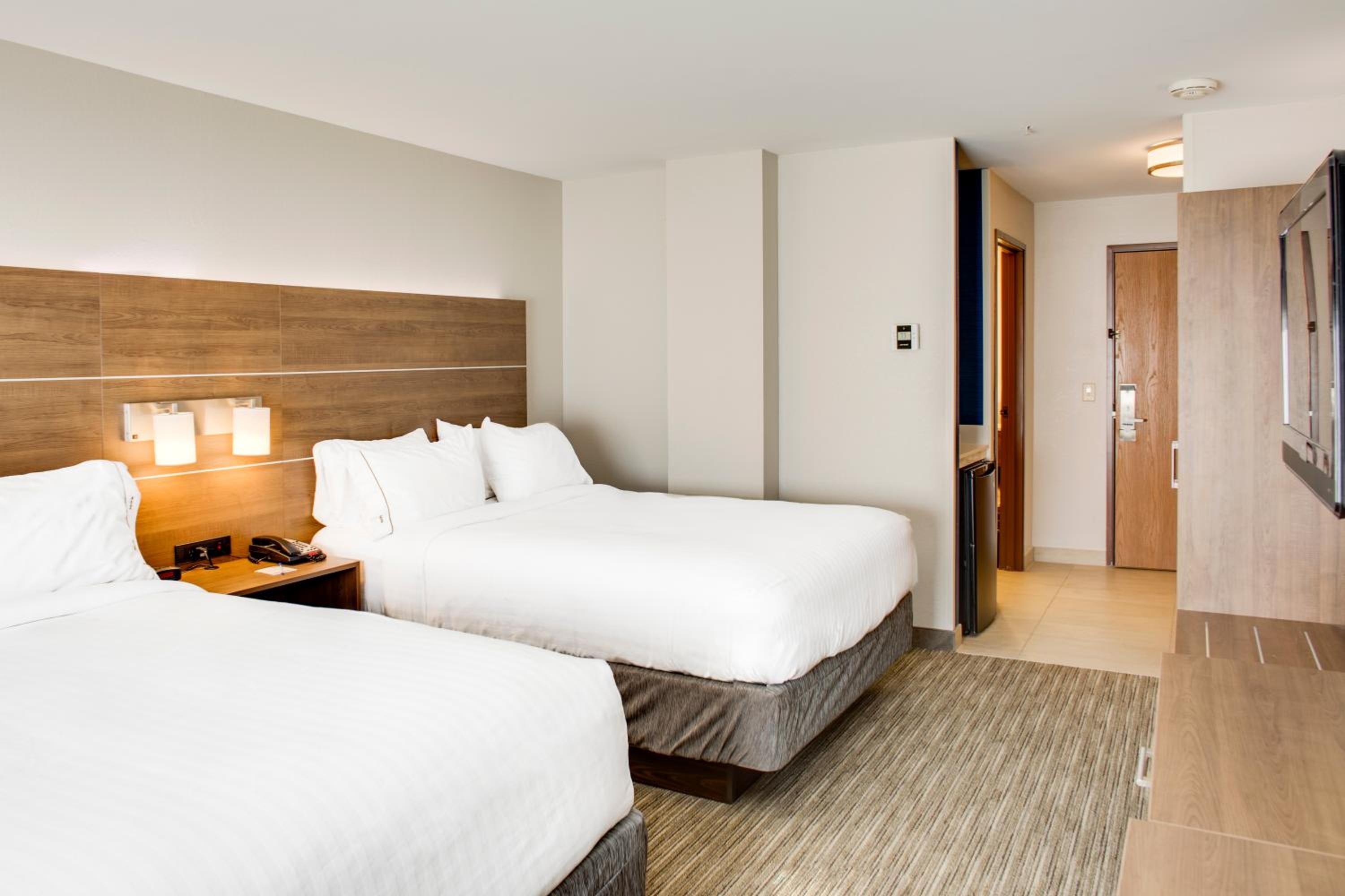 Standard Queen Room with Two Queen Beds - Photo 1