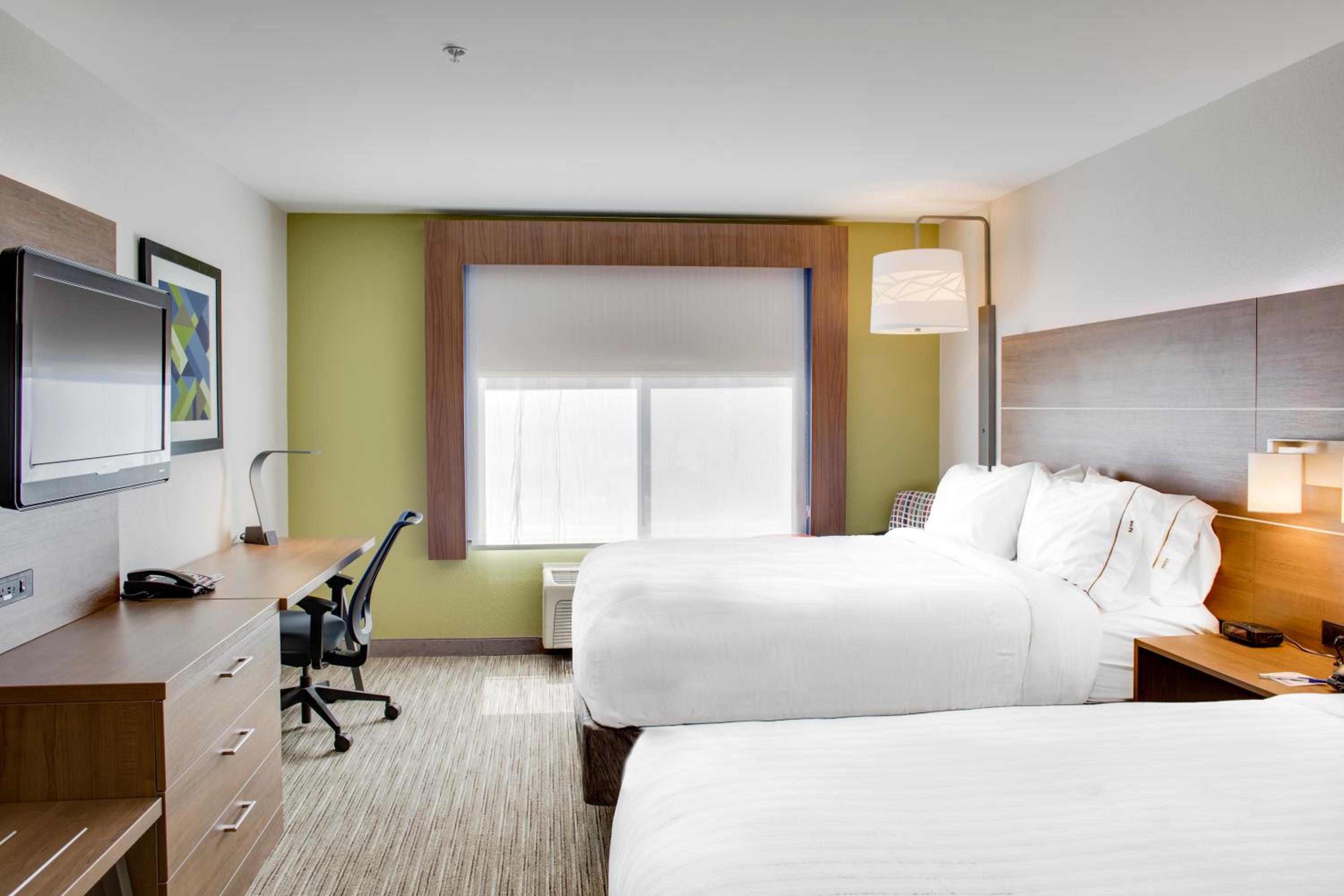 Standard Queen Room with Two Queen Beds - Communications Accessible - Photo 2
