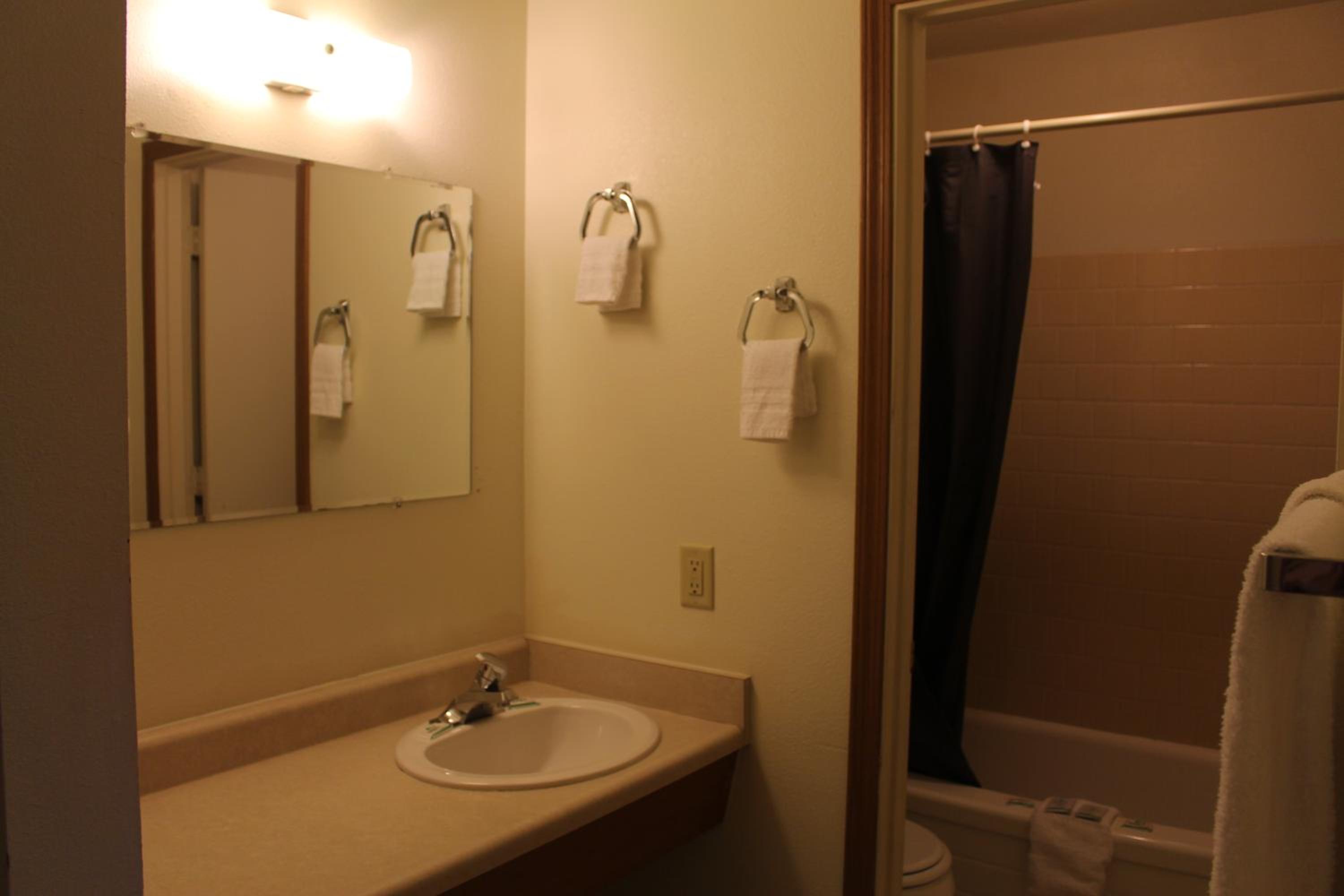 Queen Room photo 3