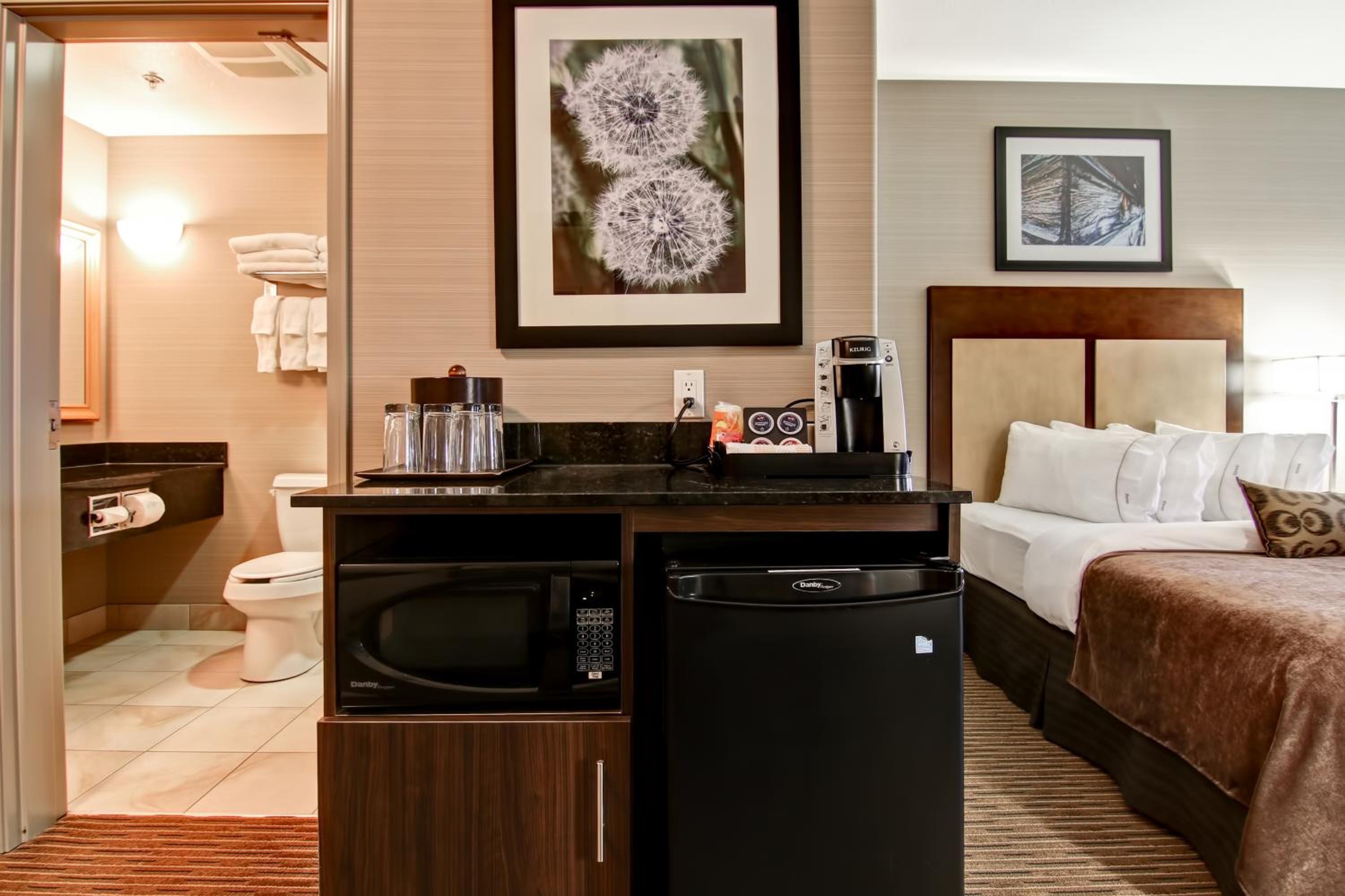 Deluxe Queen Room with Two Queen Beds