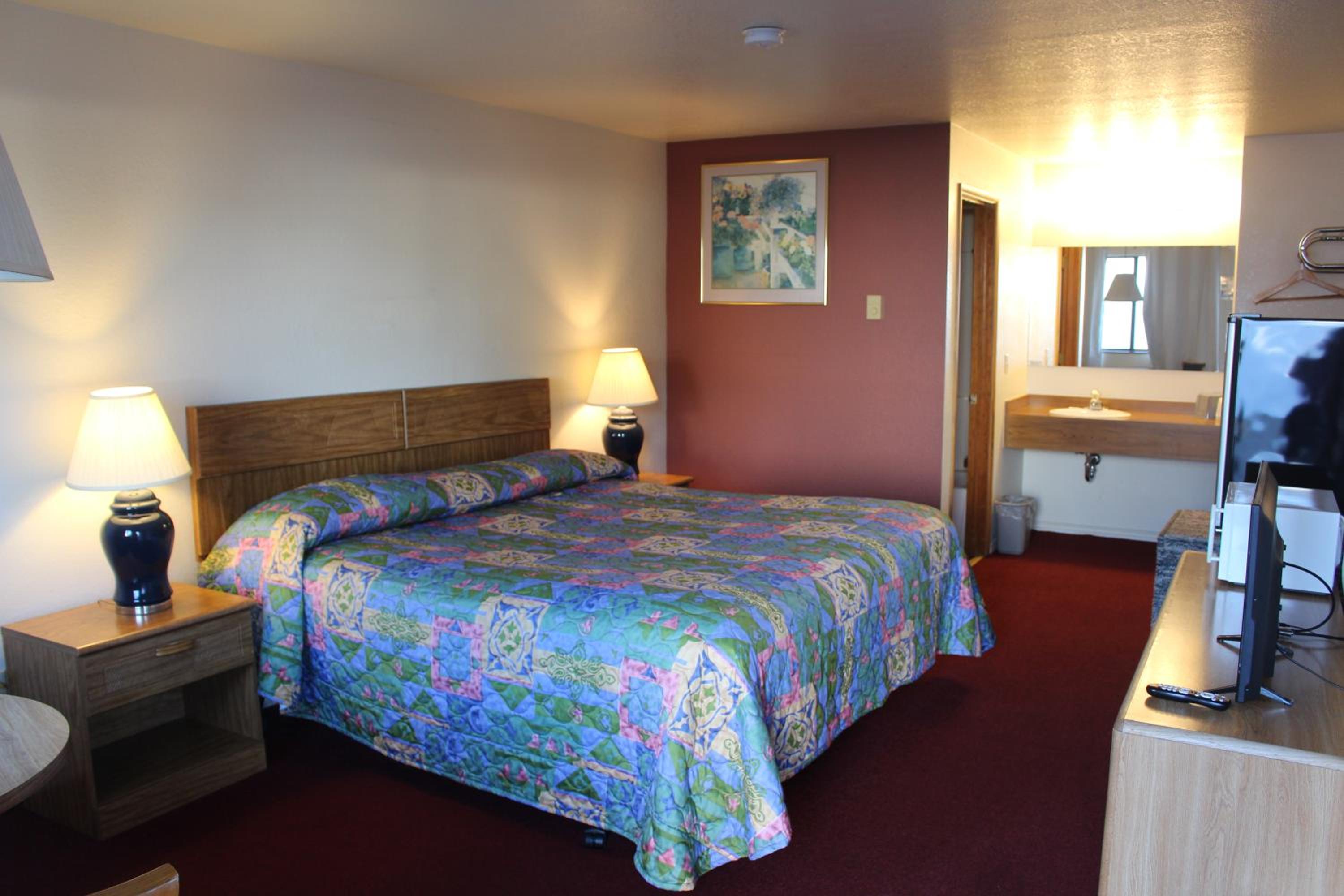 King Room - Non-Smoking photo 3