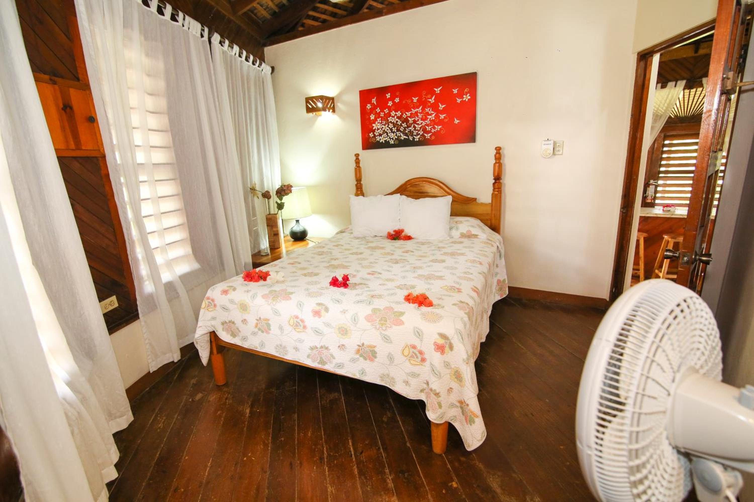 Moon Bungalow photo 2