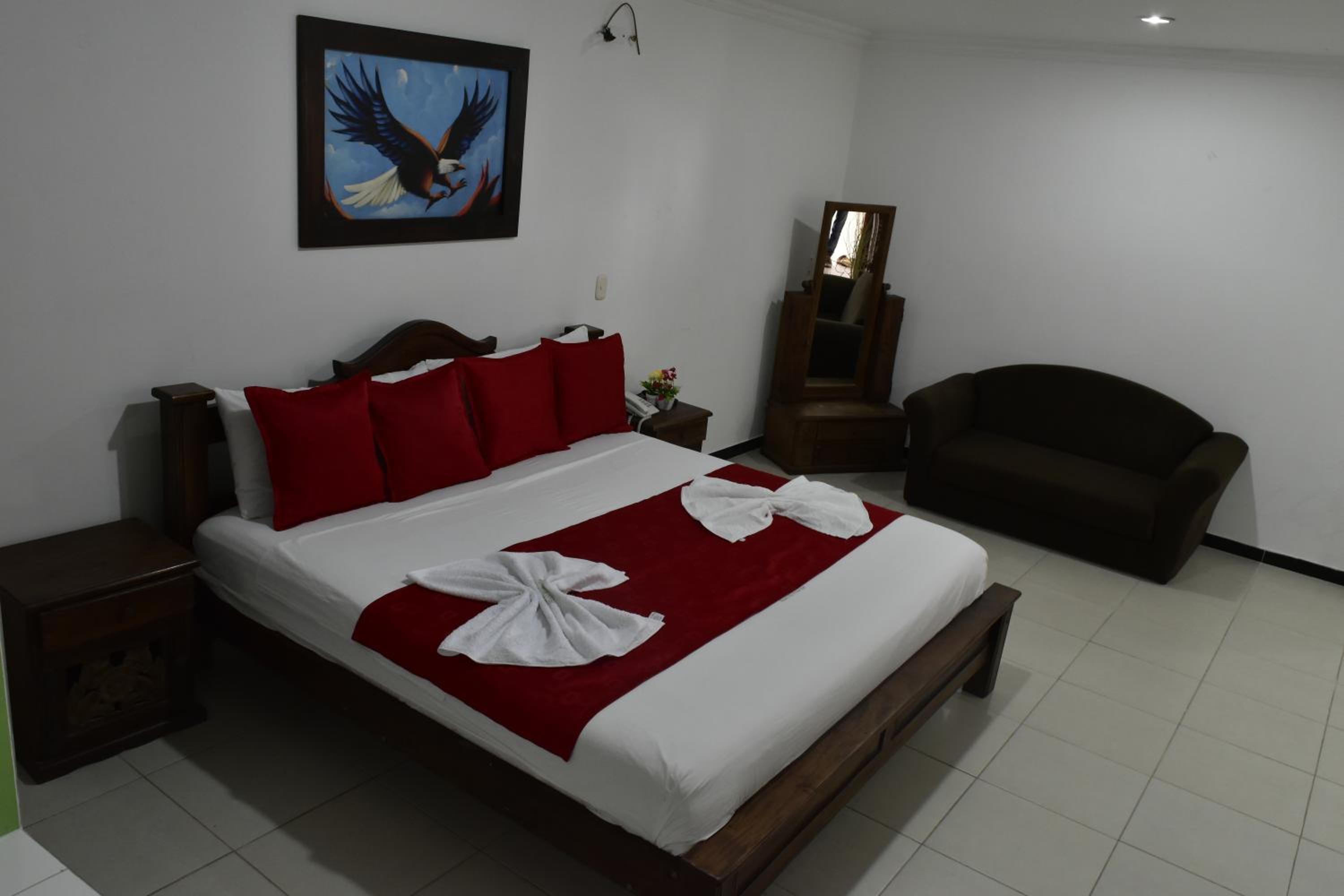 Deluxe Suite with Spa Bath photo 2