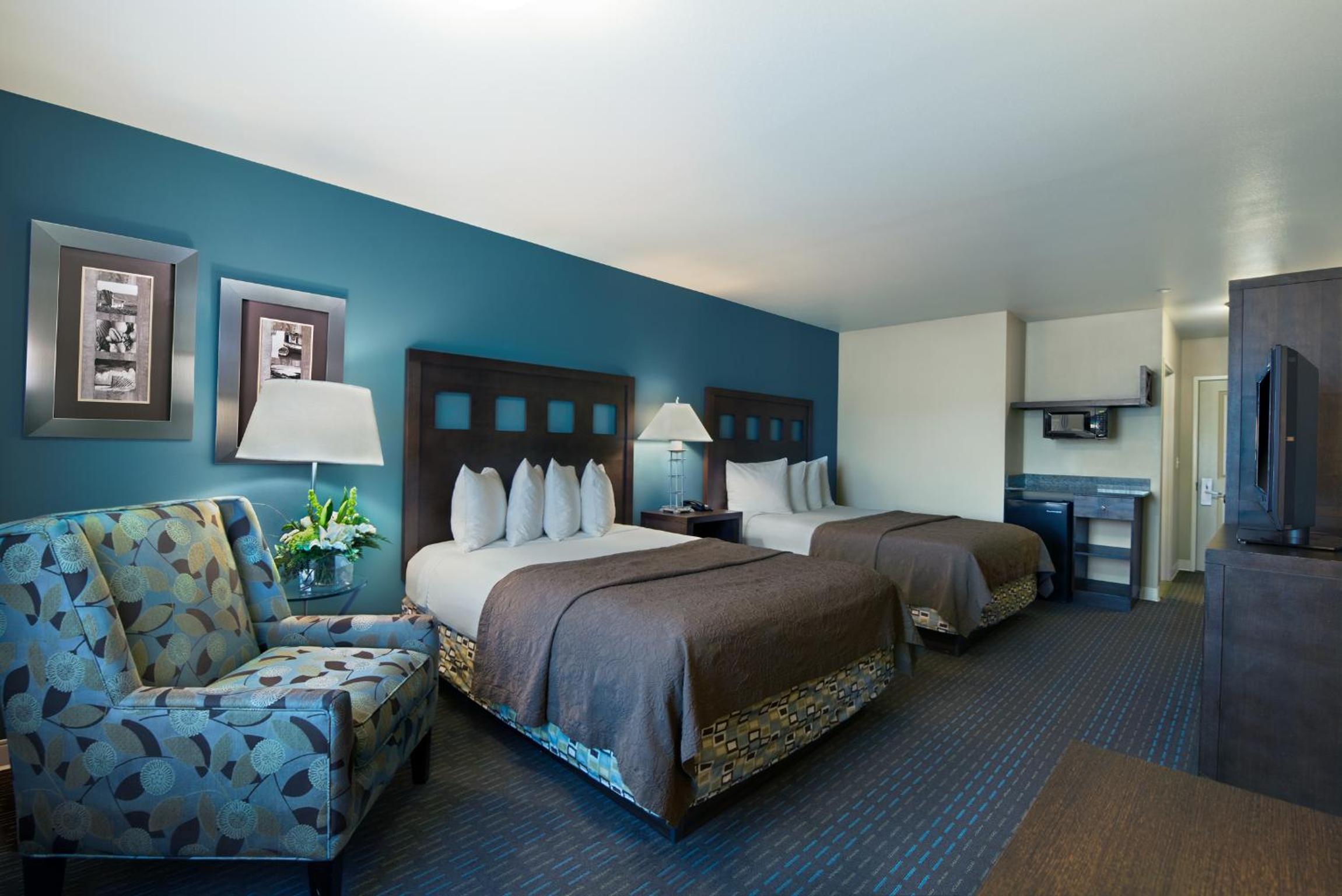2 Queen Suite photo 1