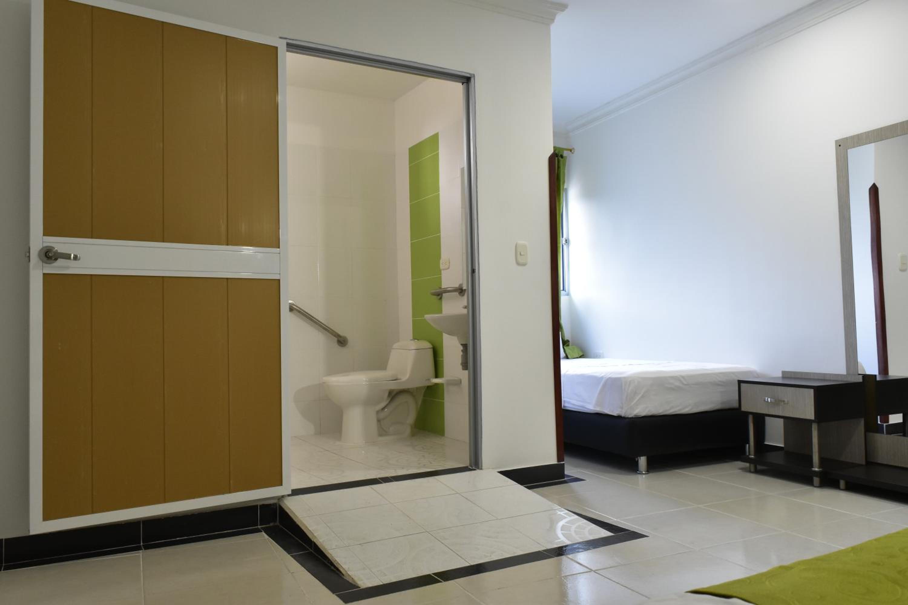 King Room with Roll-In Shower - Disability Access photo 3