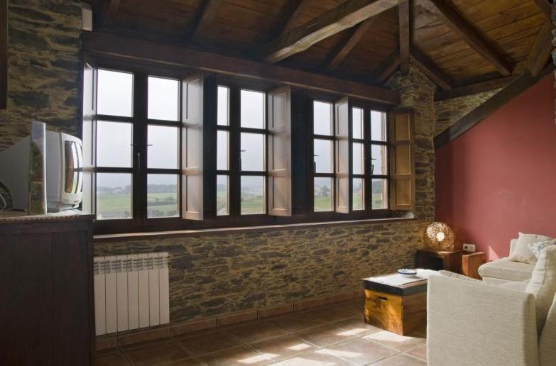 Three-Bedroom Apartment with Sea View photo 2