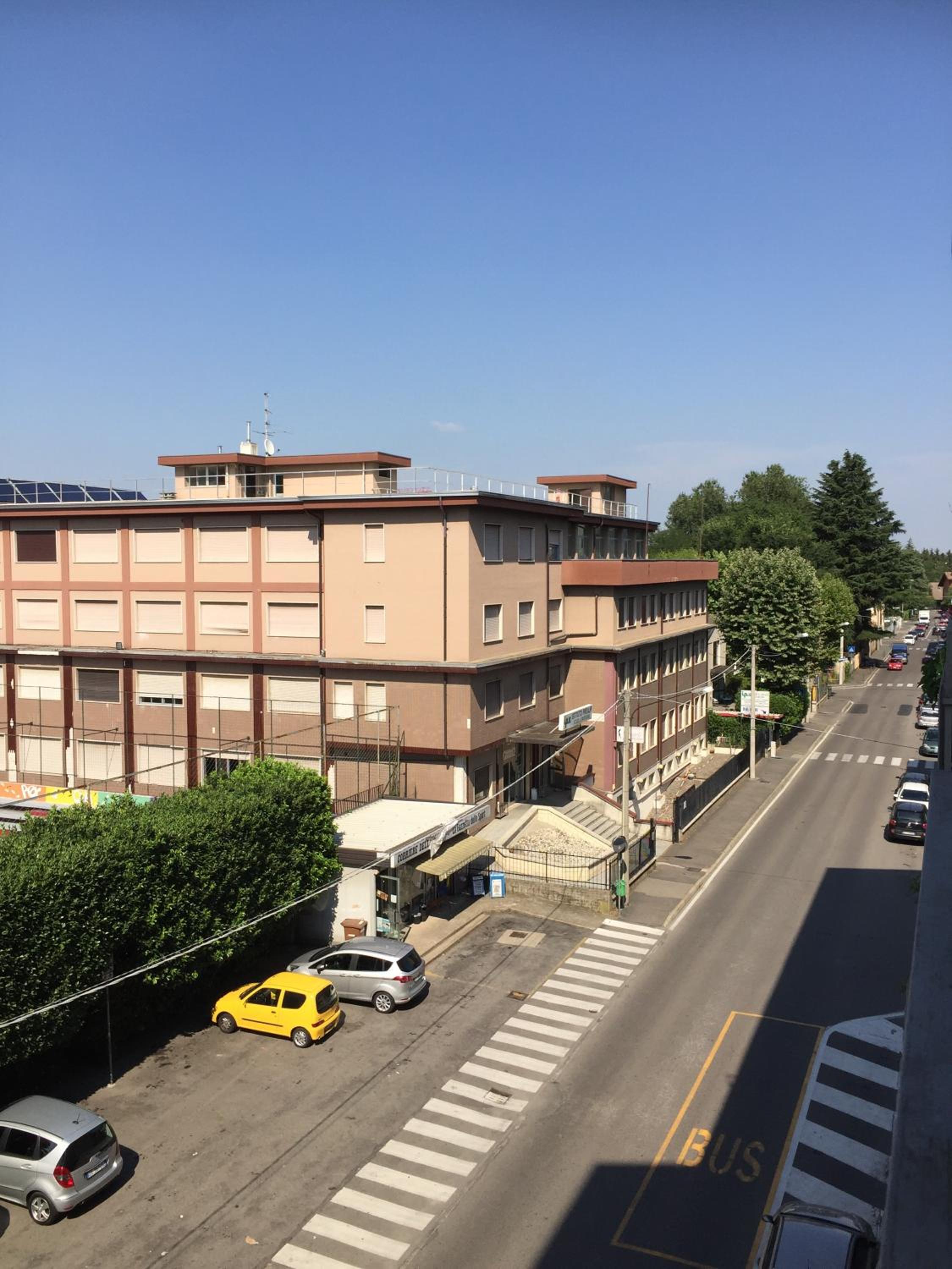 Apartment with Balcony photo 2
