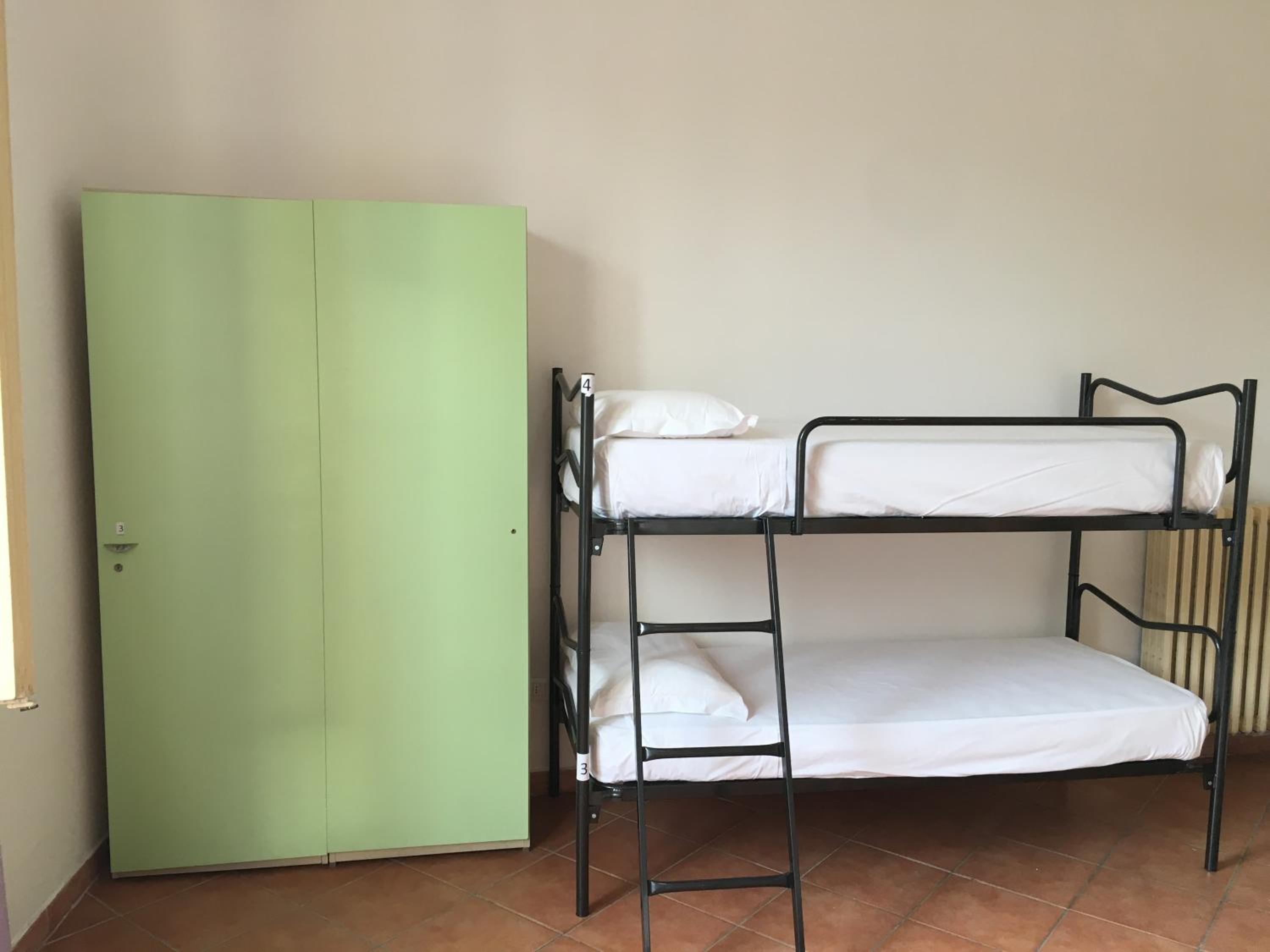 Bed in 4-Bed Mixed Dormitory Room photo 1