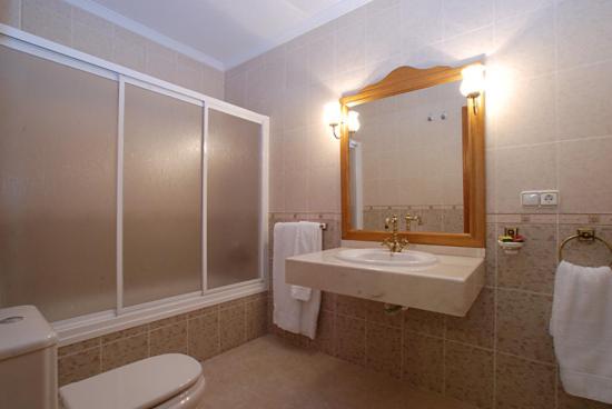 Double Room - Photo 3