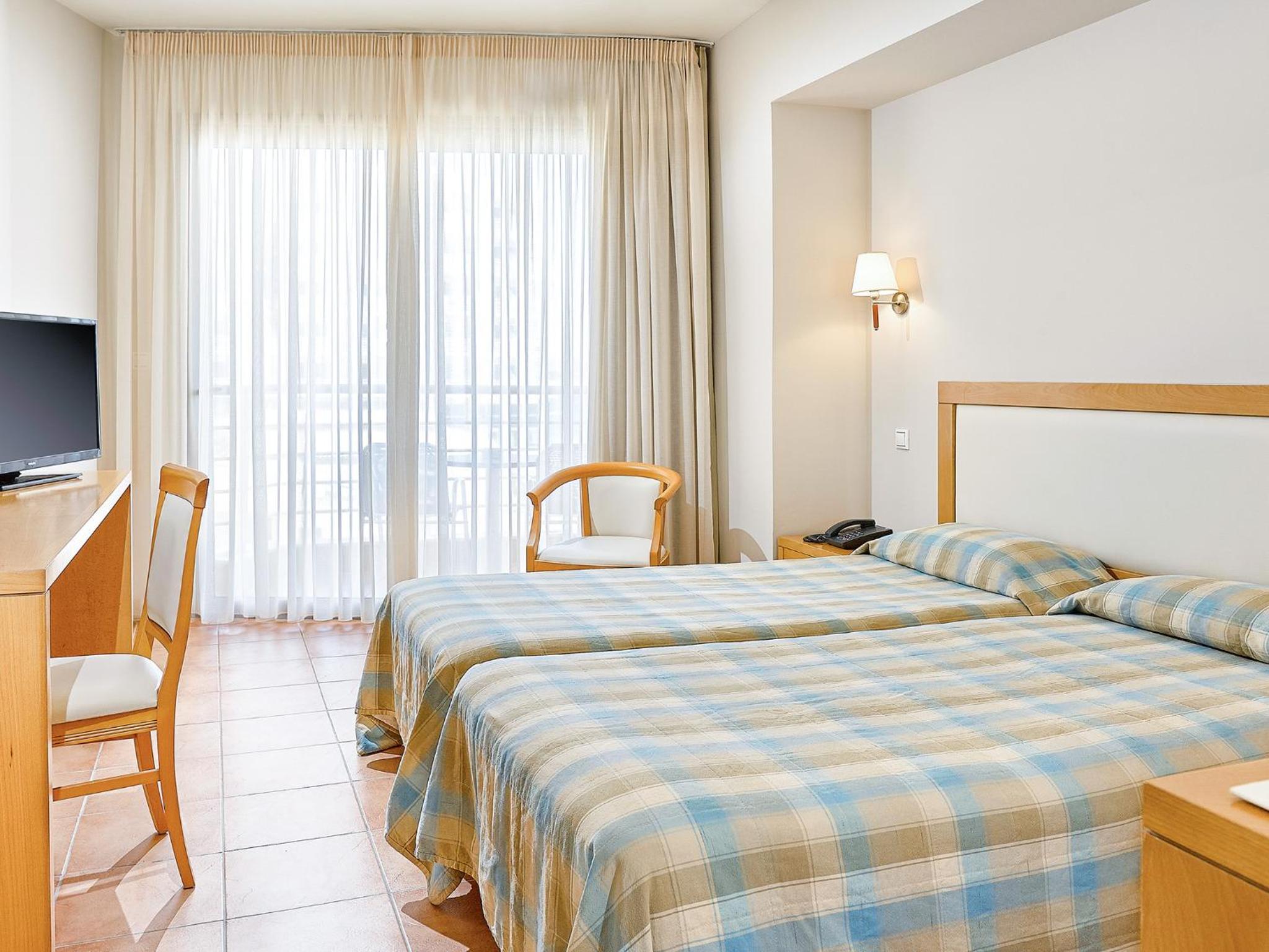 Double or Twin Room - Photo 3