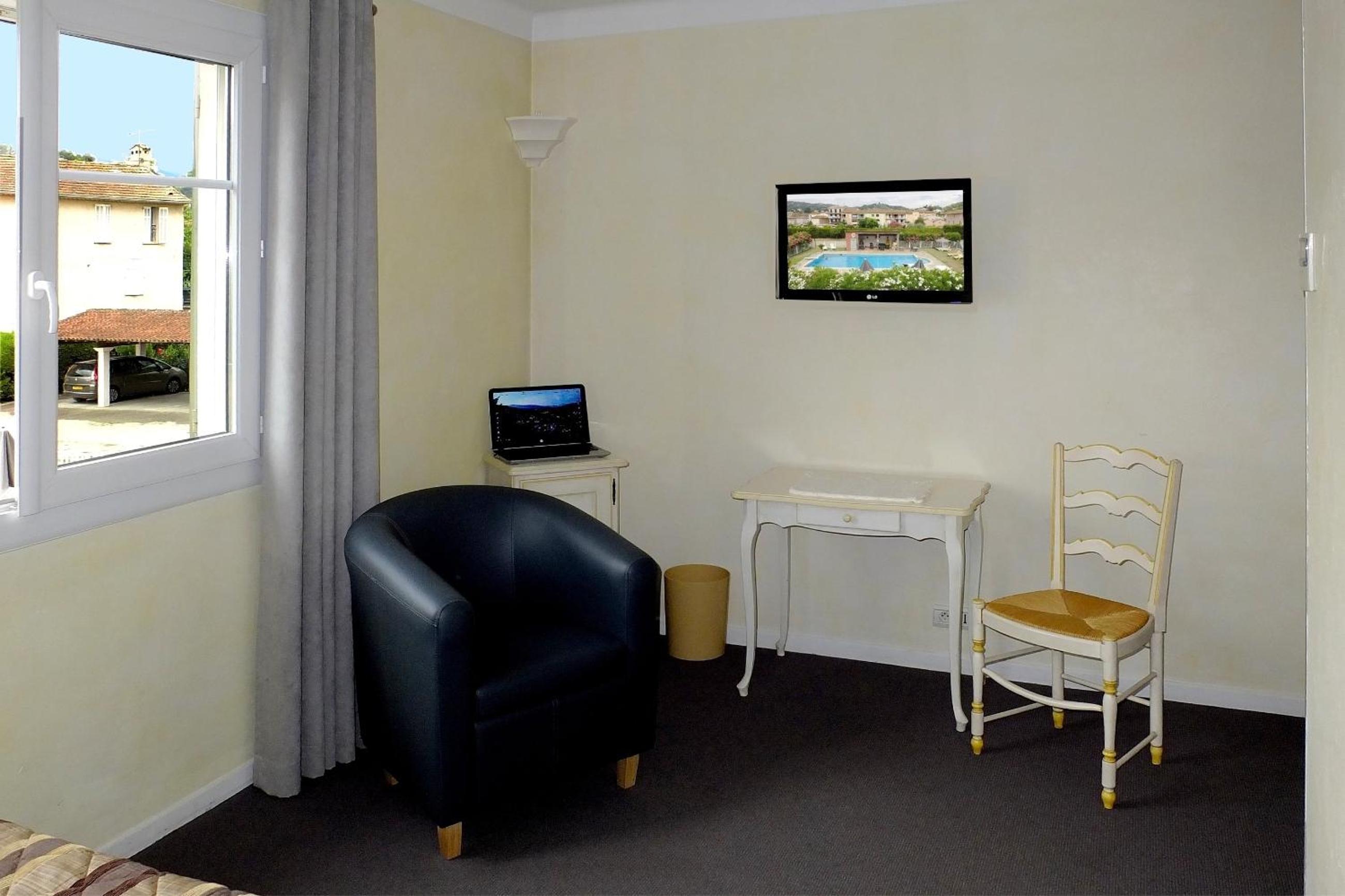 Superior Double or Twin Room photo 2