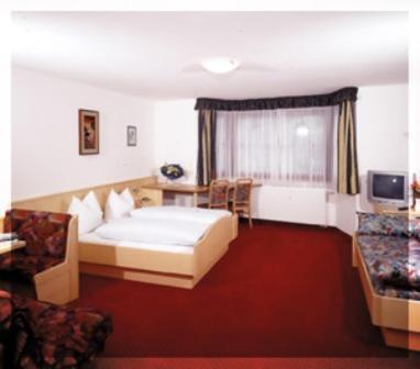 Family Room (2 Adults + 2 Children) photo 1