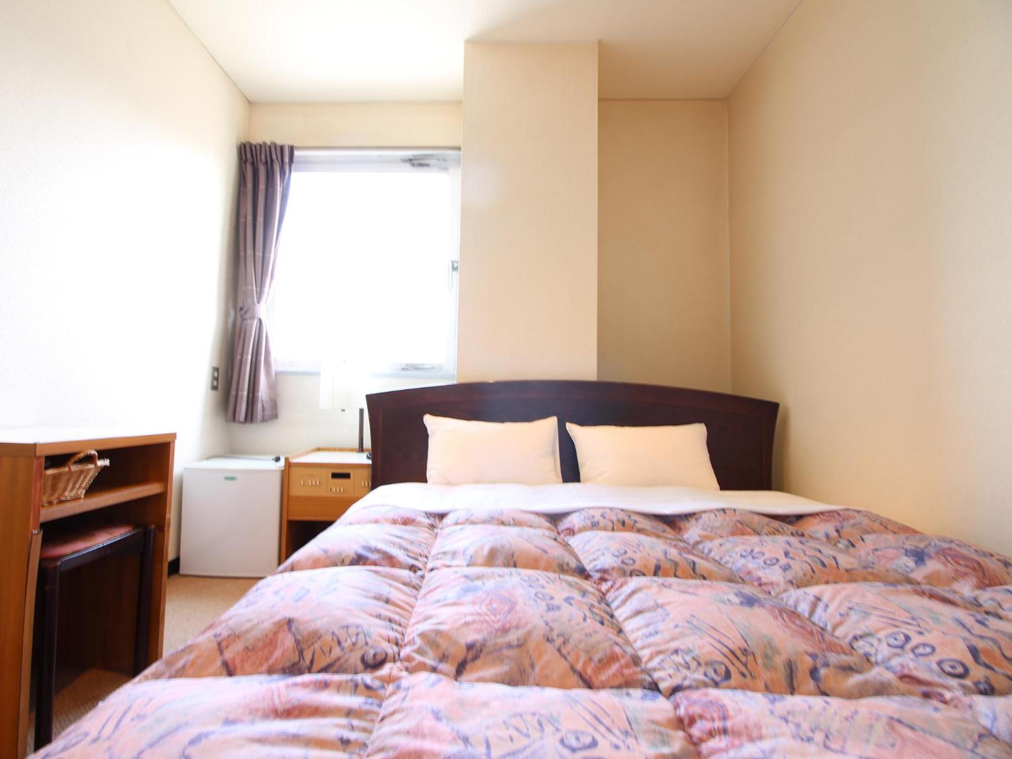 Double Room - Non-Smoking photo 2