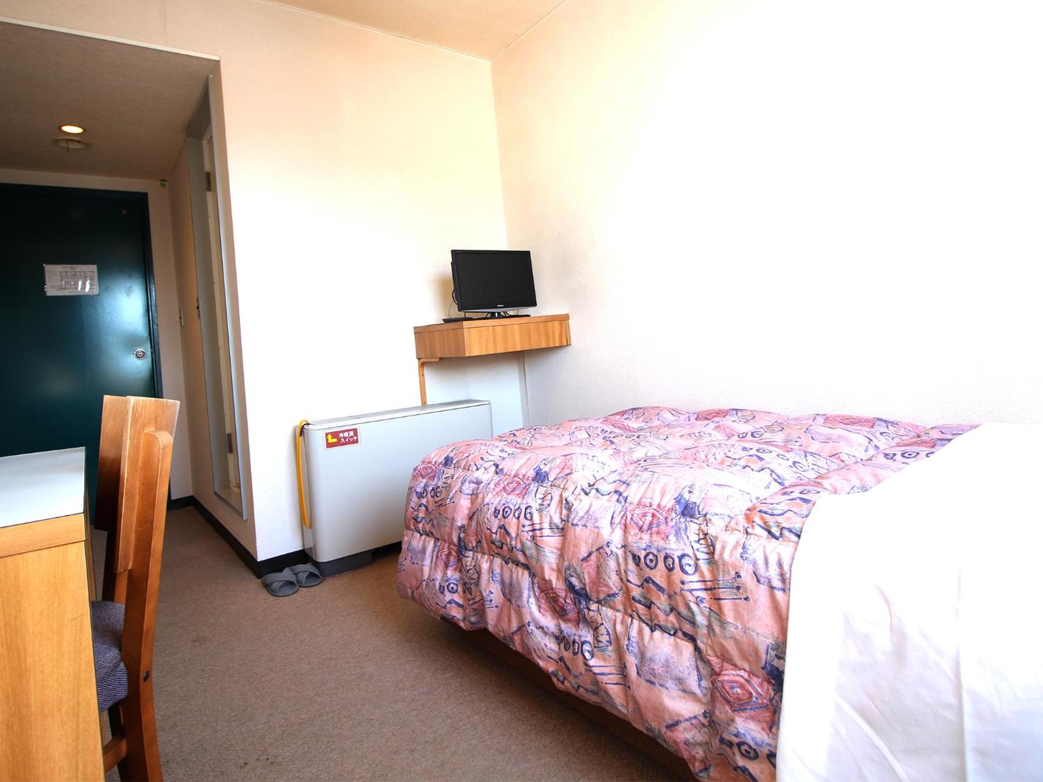 Single Room - Smoking photo 2