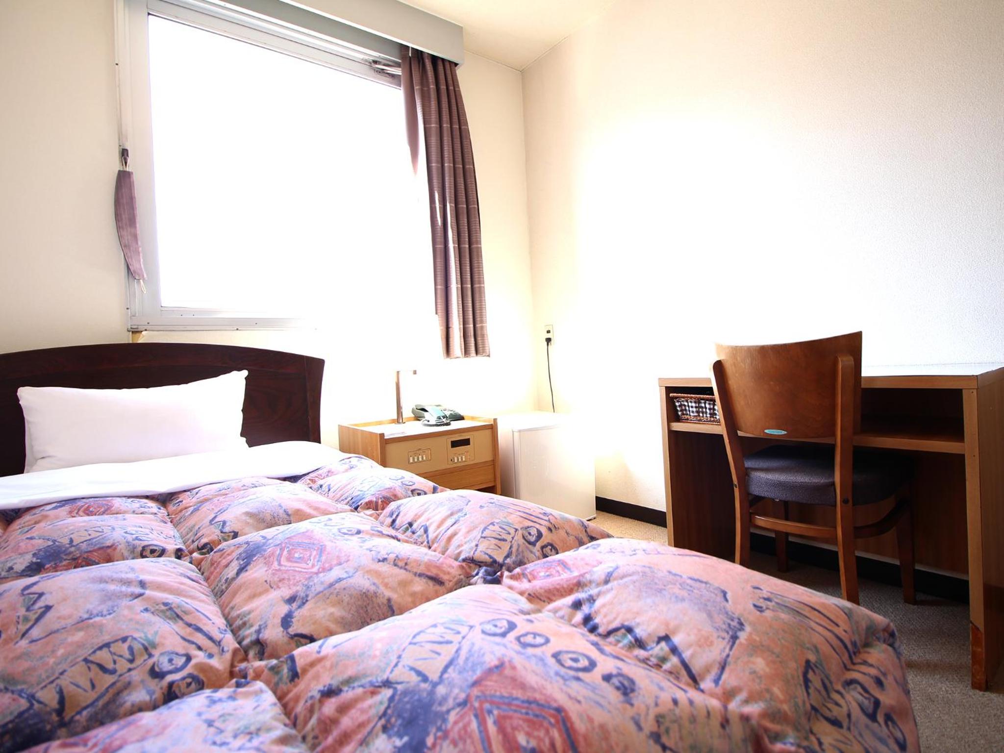 Single Room - Smoking photo 3