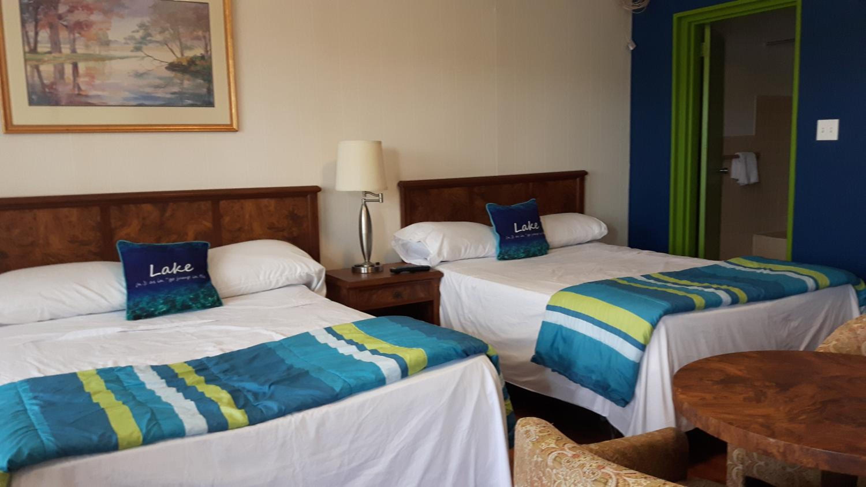 Quadruple Room with Bathroom - Photo 7