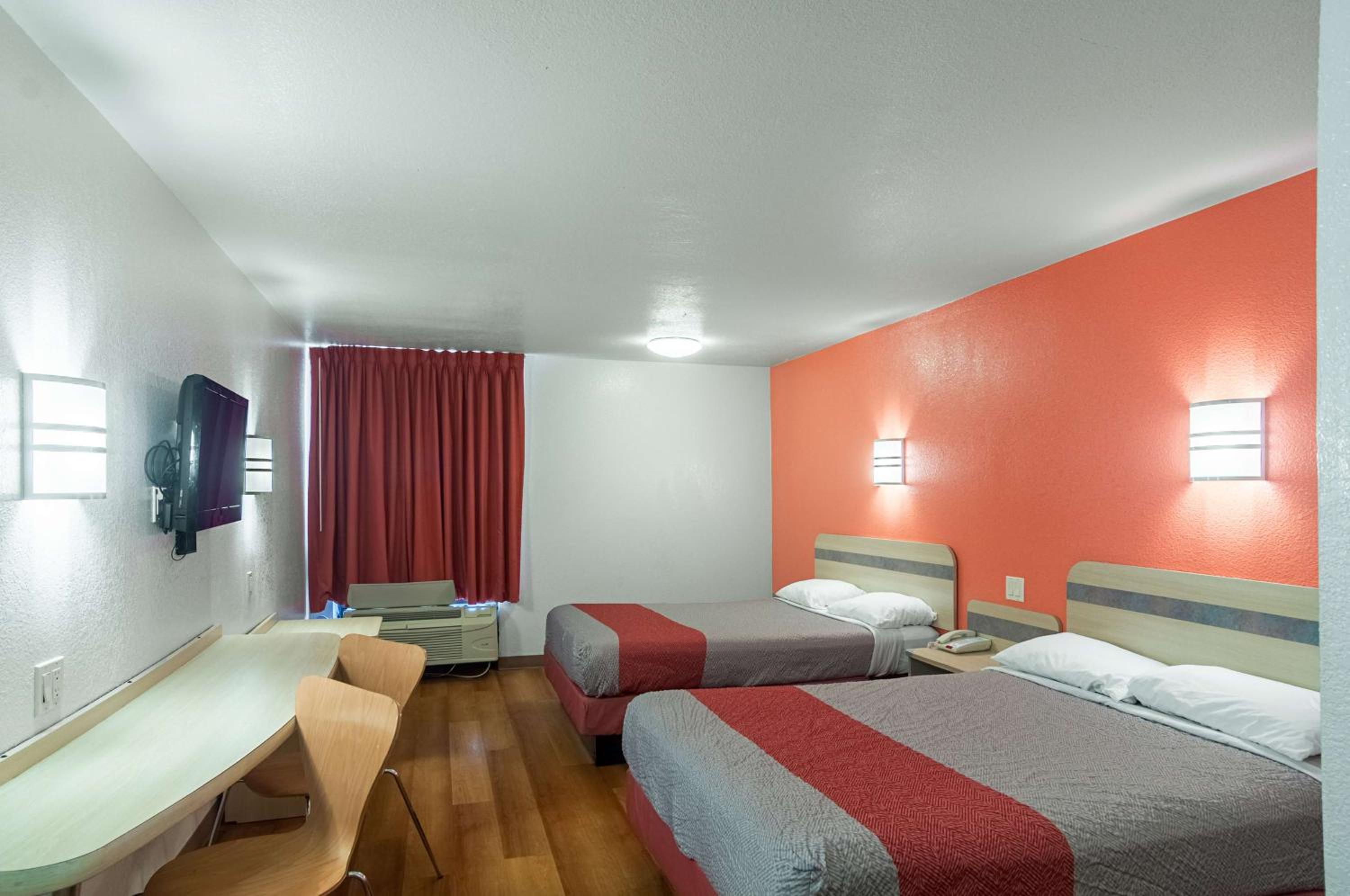 Deluxe Quadruple Room - Non-Smoking - Photo 1