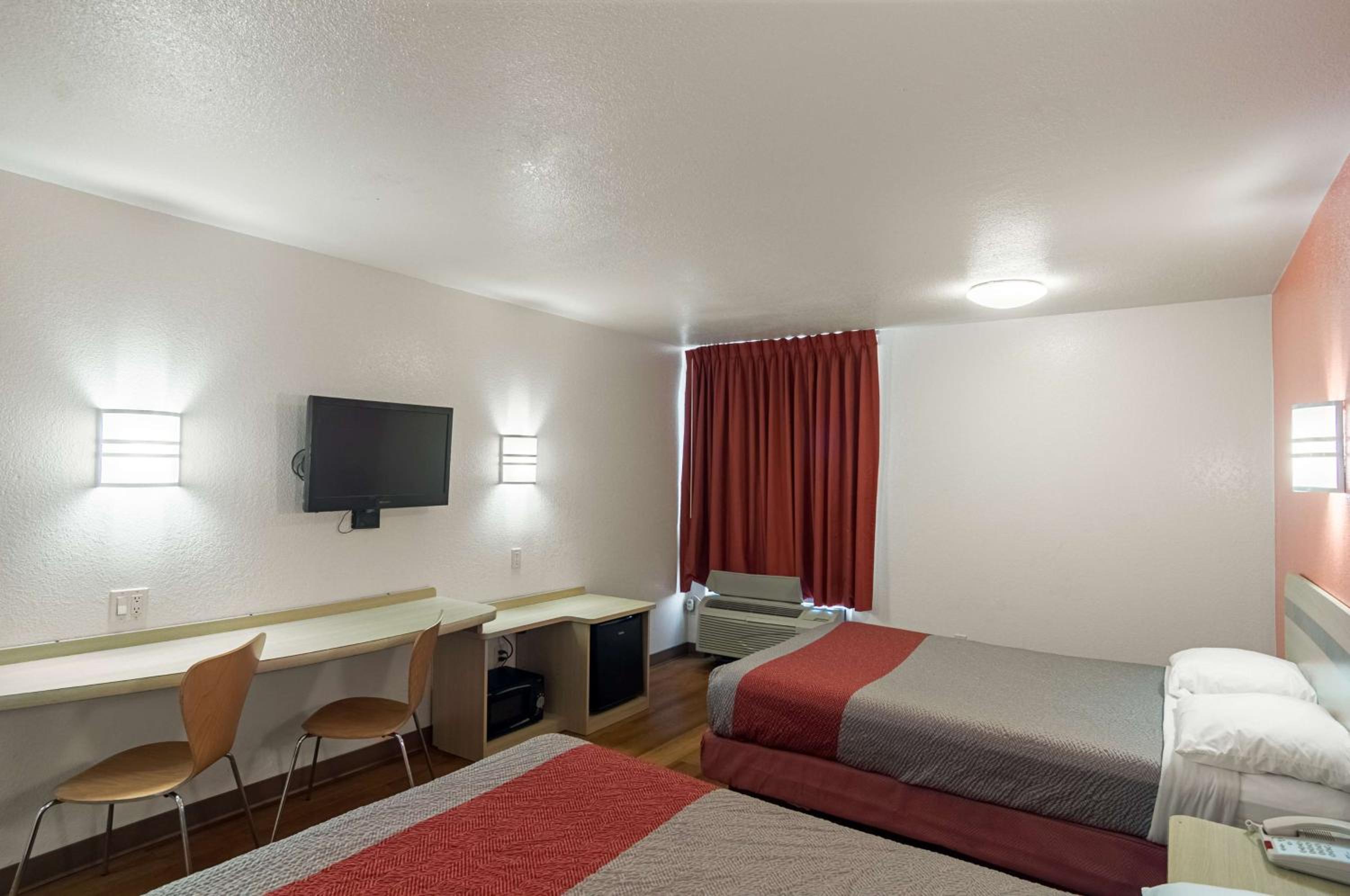 Deluxe Quadruple Room - Non-Smoking - Photo 2