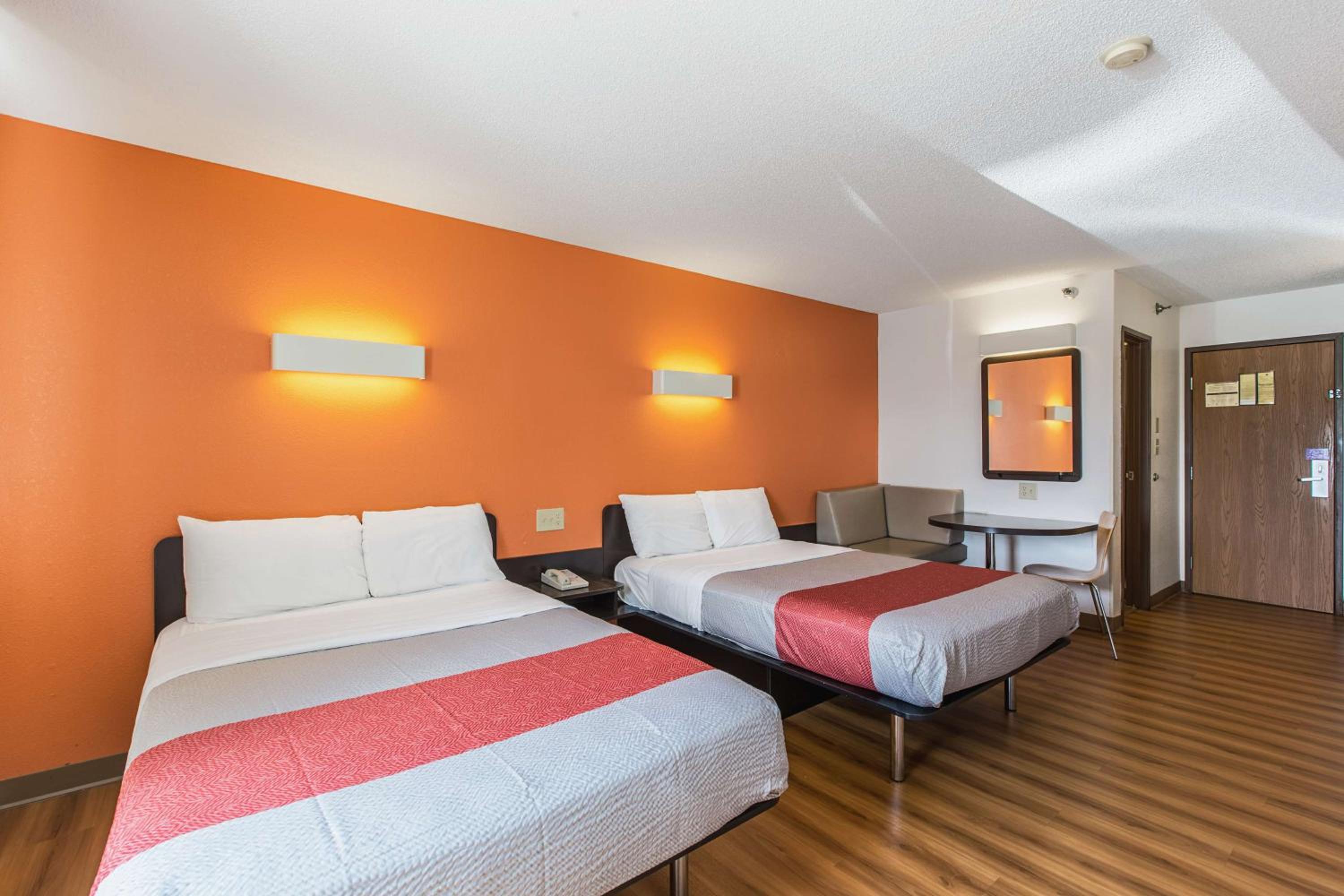 Quadruple Room - Non-Smoking - Photo 5