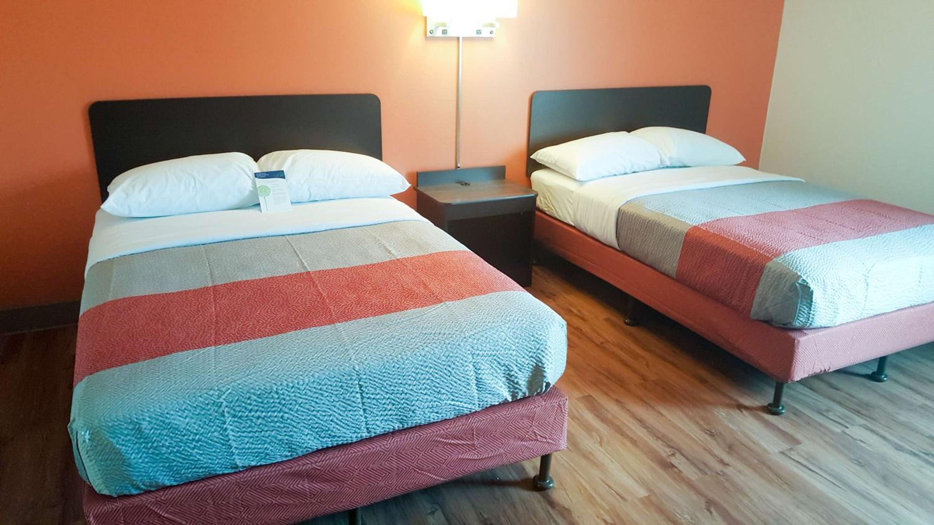 Quadruple Room - Non-Smoking - Photo 1
