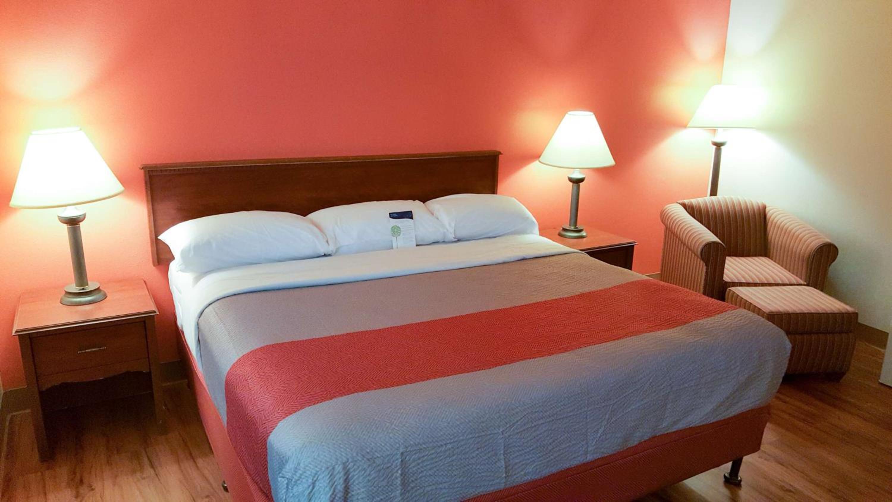 King Room - Non-Smoking - Photo 1
