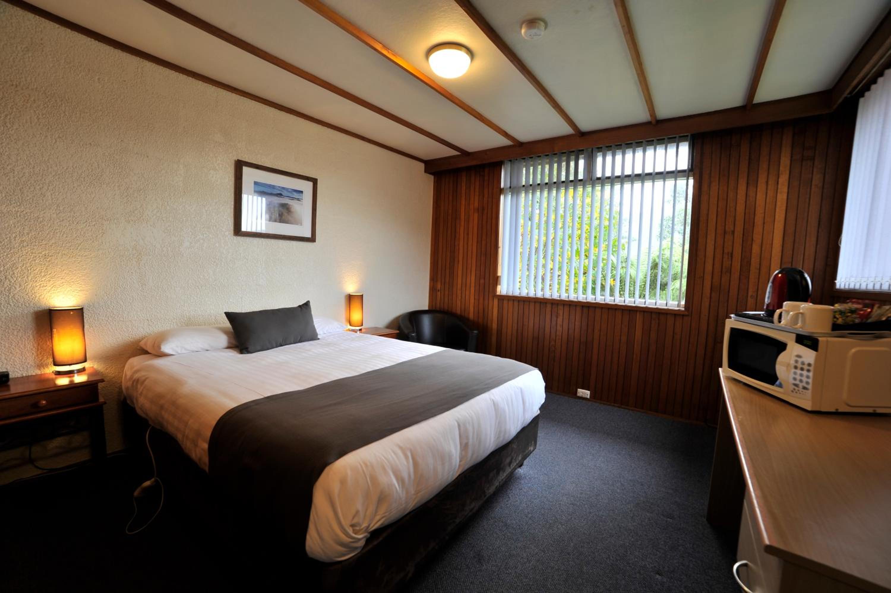 Deluxe Queen Room - Photo 5