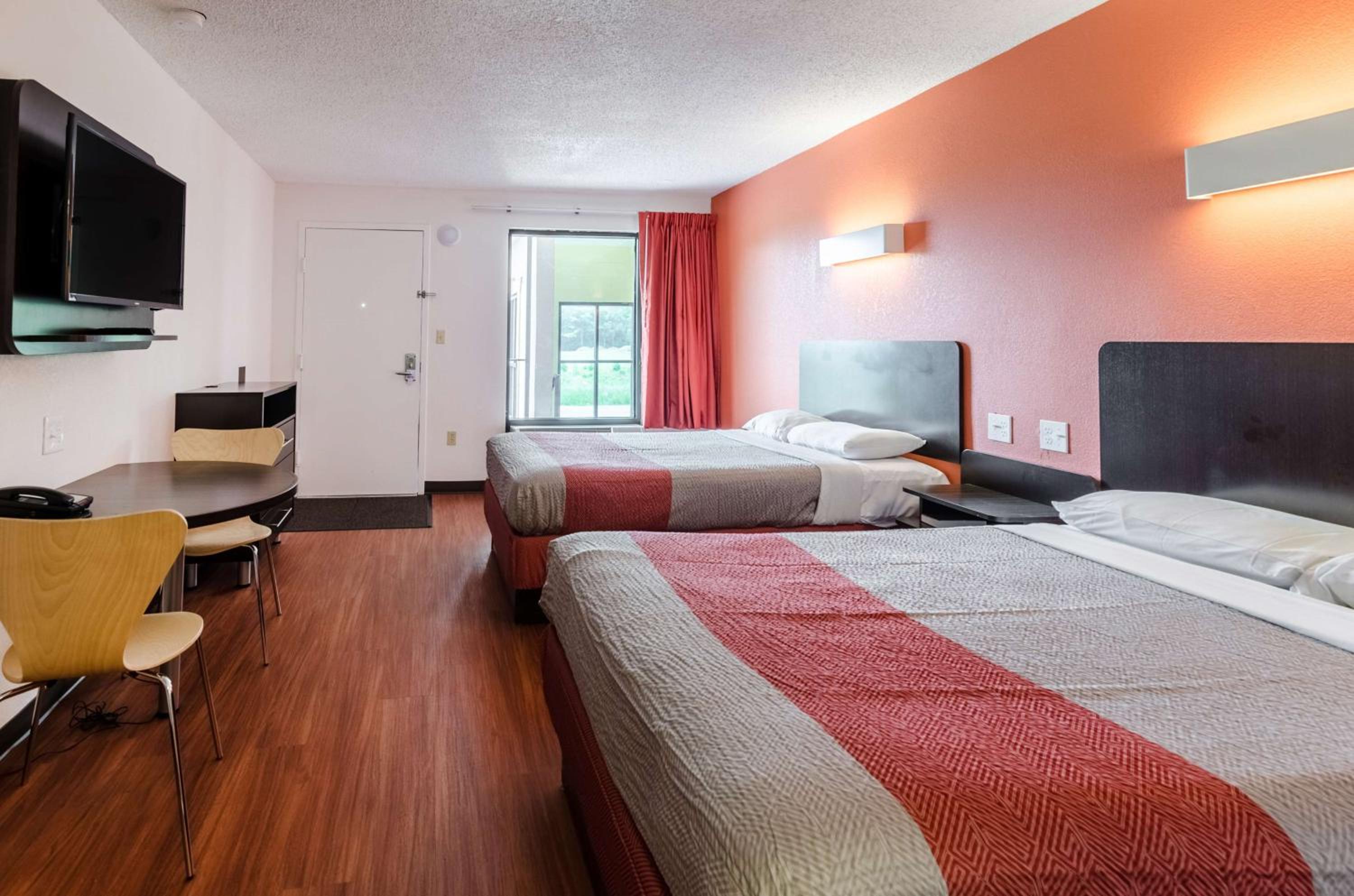 Quadruple Room - Non-Smoking - Photo 3