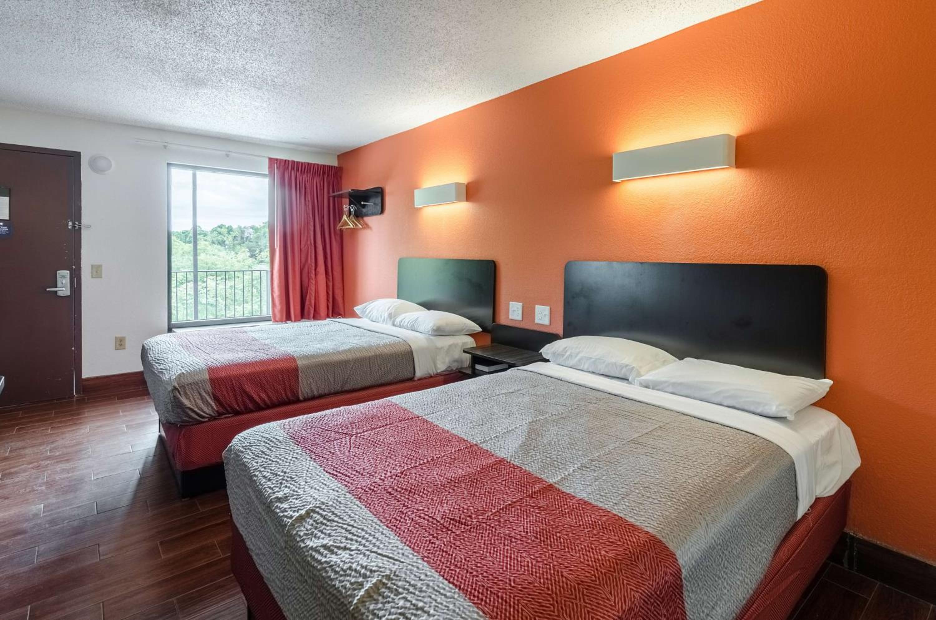 Quadruple Room - Non-Smoking - Photo 6