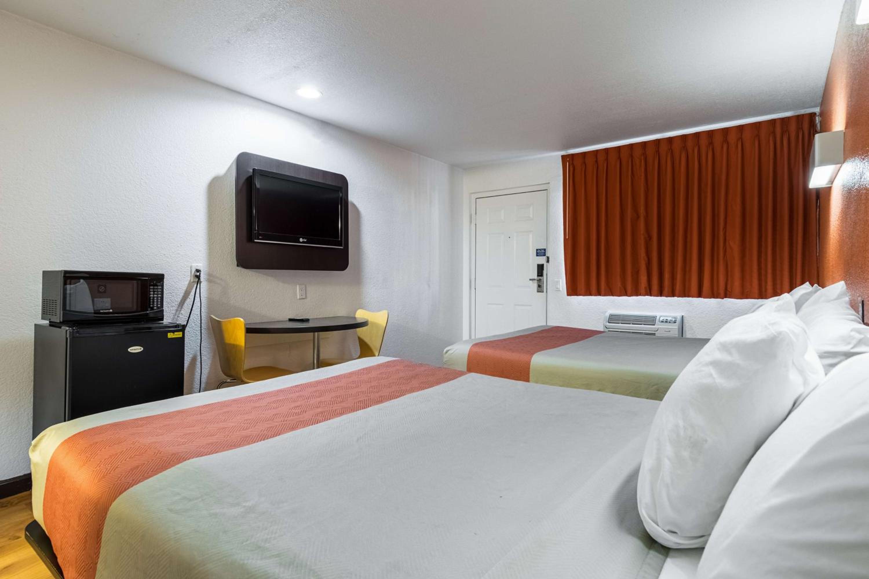 Quadruple Room - Non-Smoking