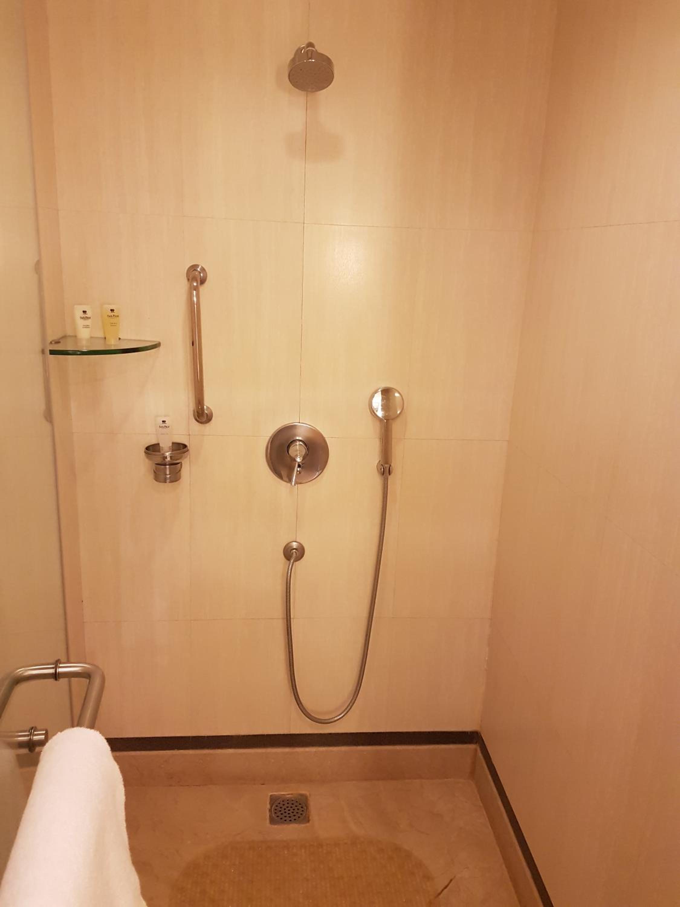 Executive Suite with 20% disc on food and beverage at The Great Kebab Factory - Photo 10