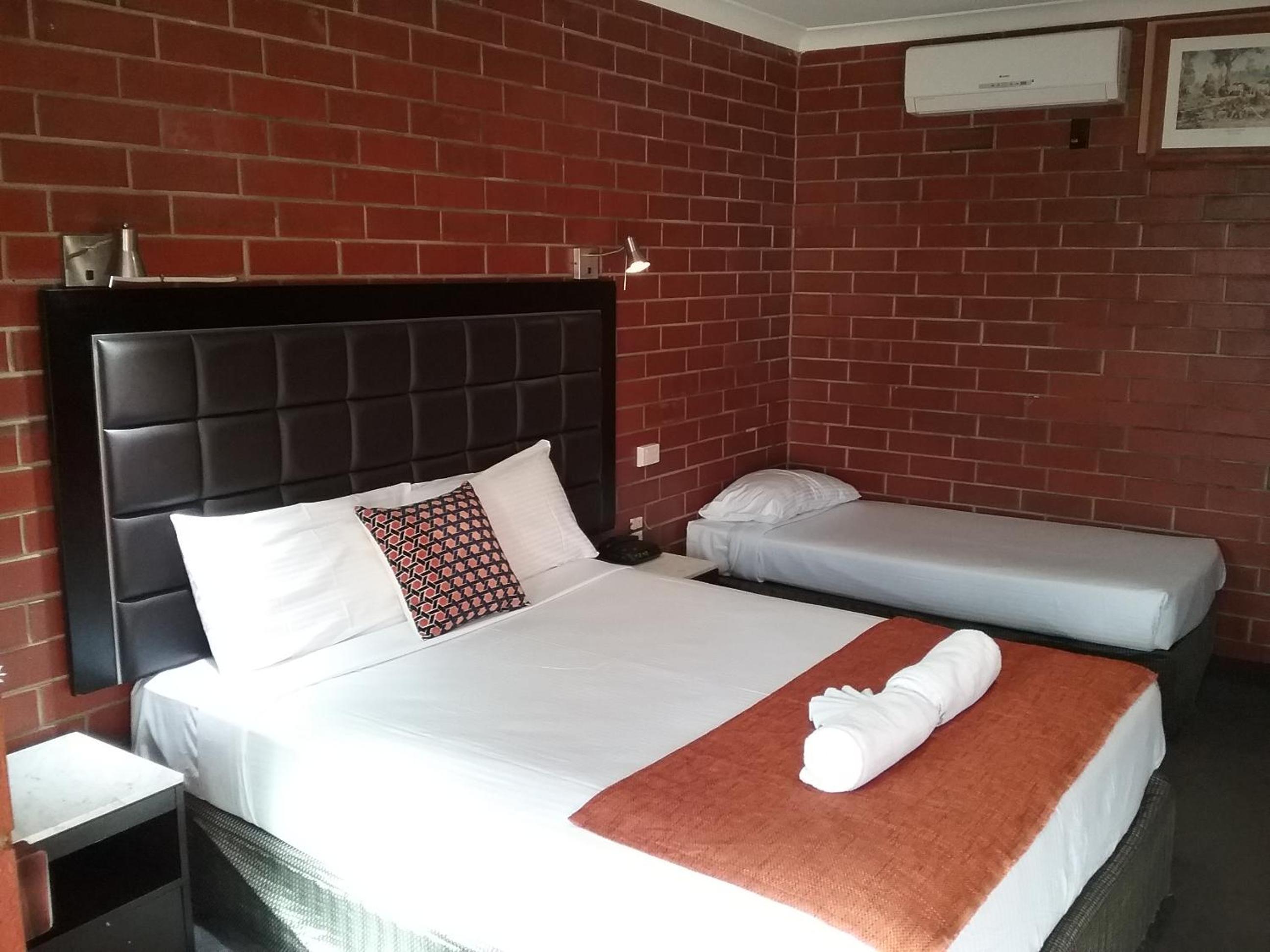 Superior Triple Room photo 2