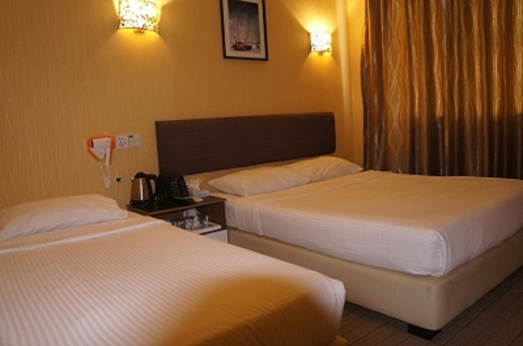 Deluxe Triple Room photo 2