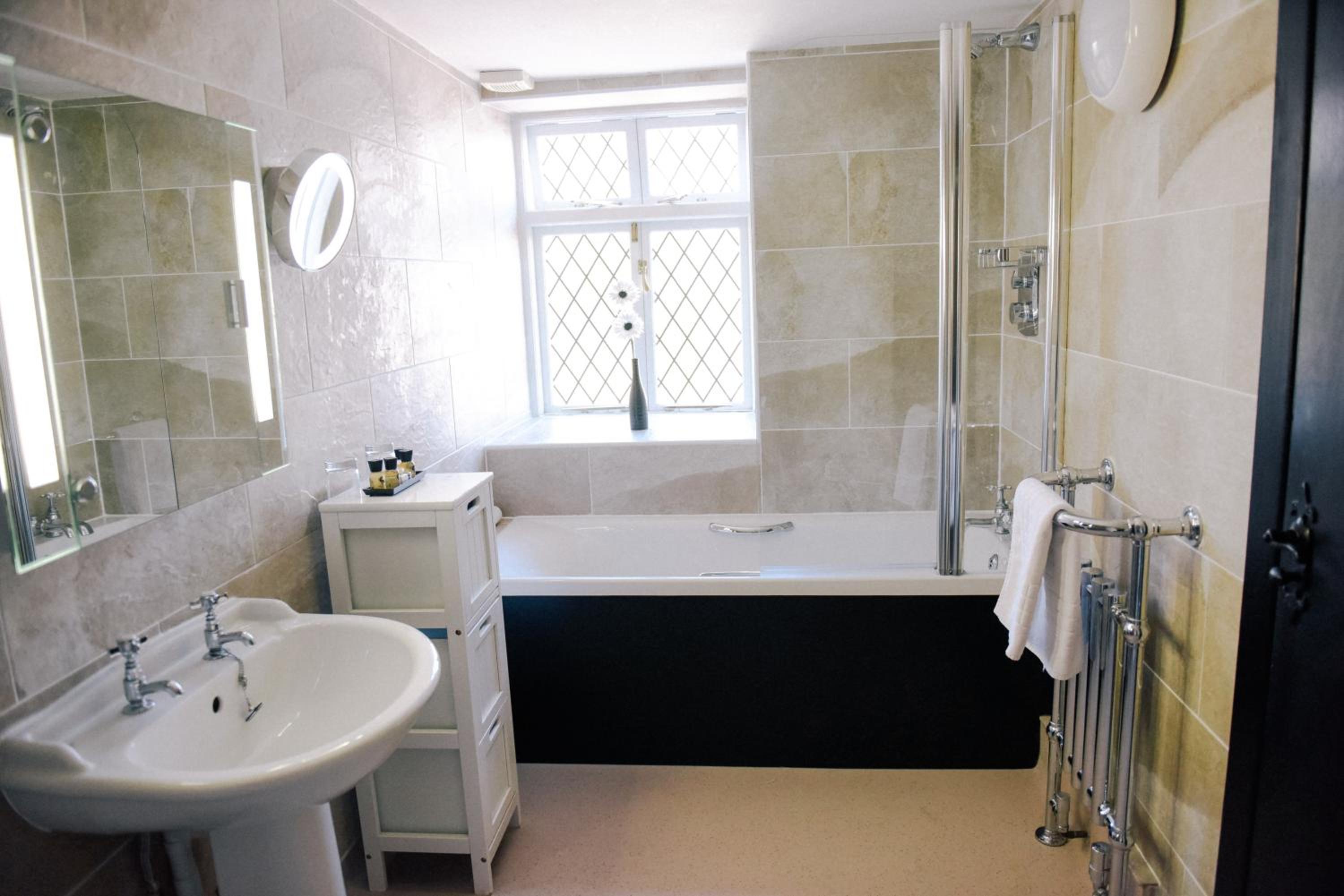 Black Boy Inn Twin - Photo 4